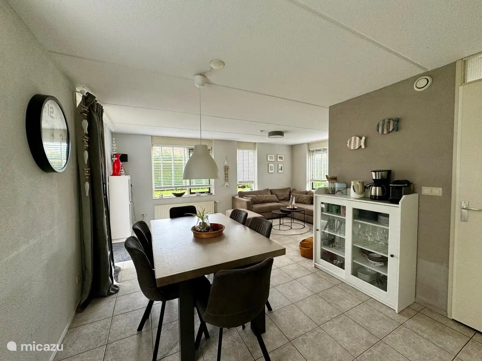 Woonkamer met eethoek