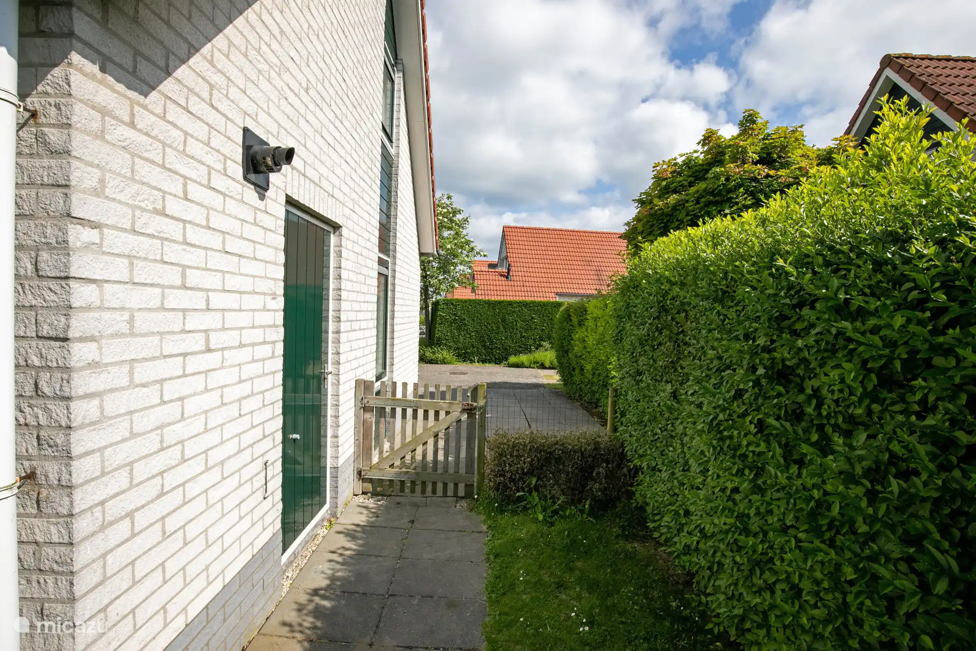 Schuur en oprit