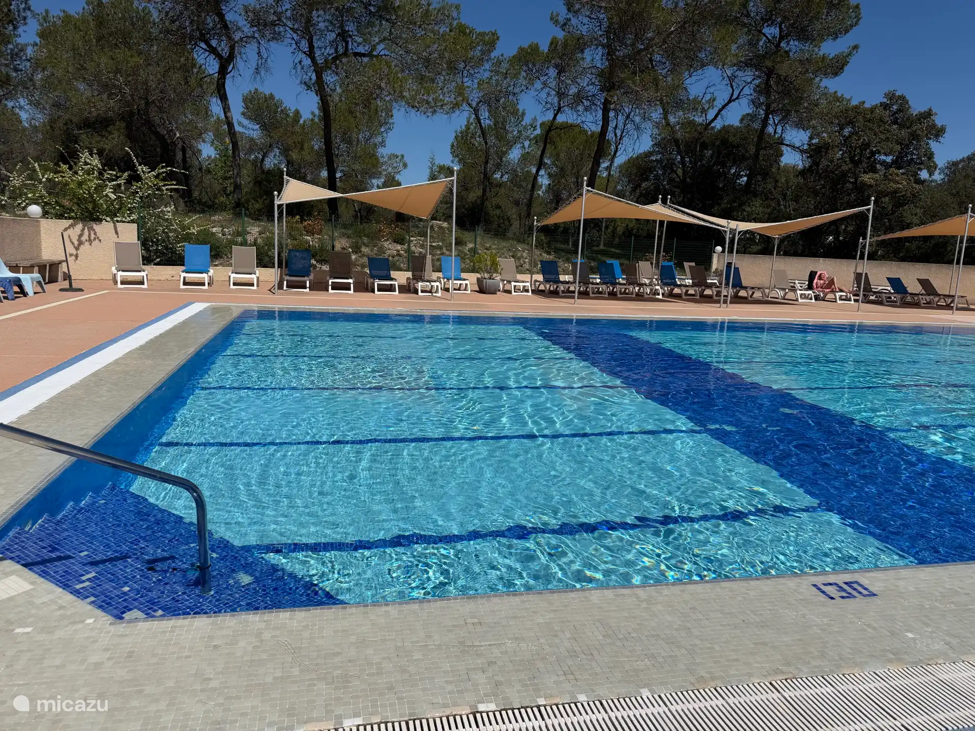 Piscines communes.