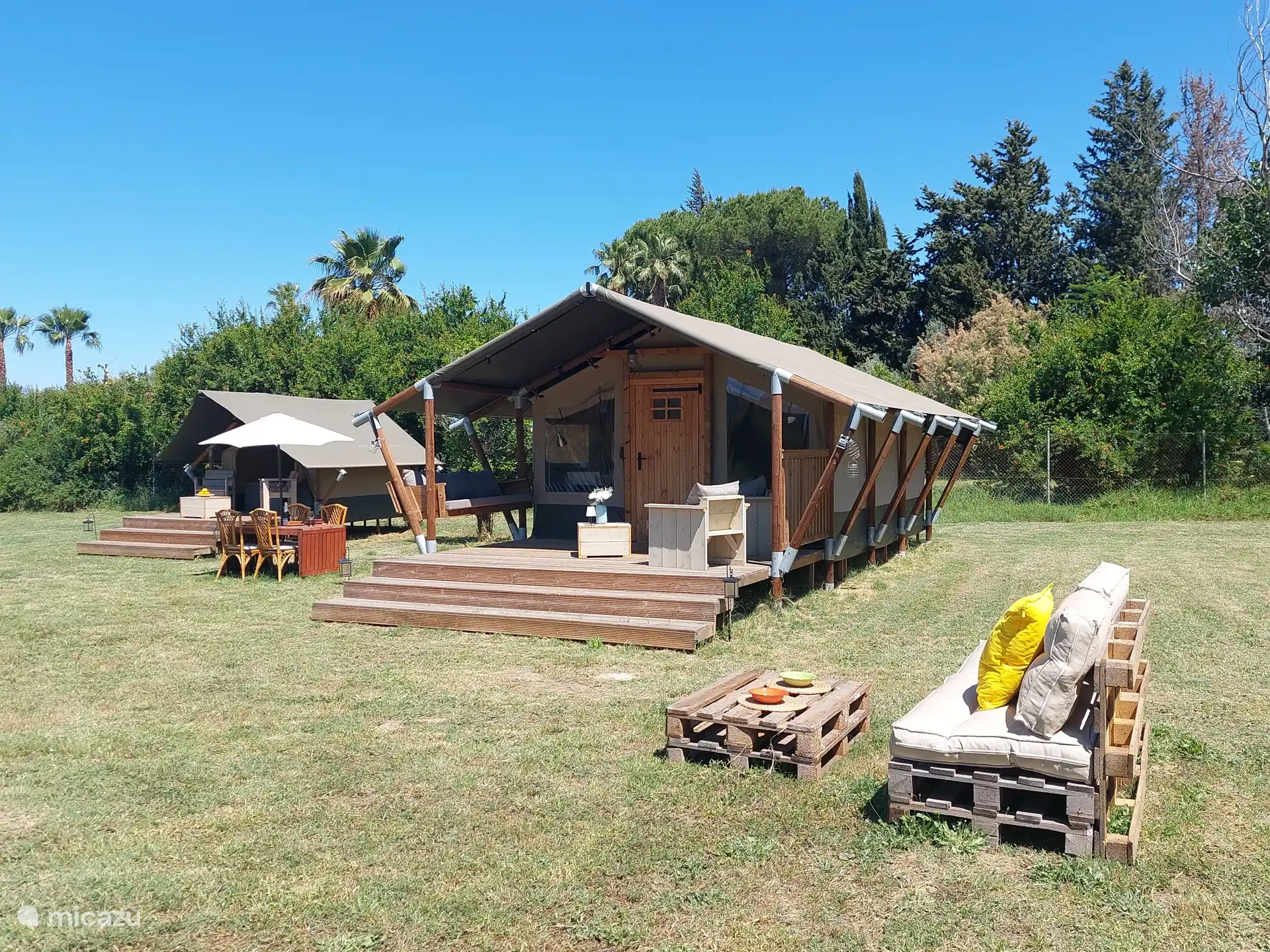 Voir les tentes