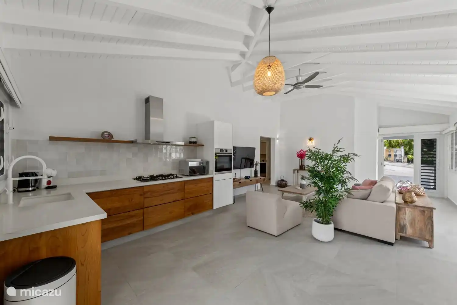 Keuken en woonkamer