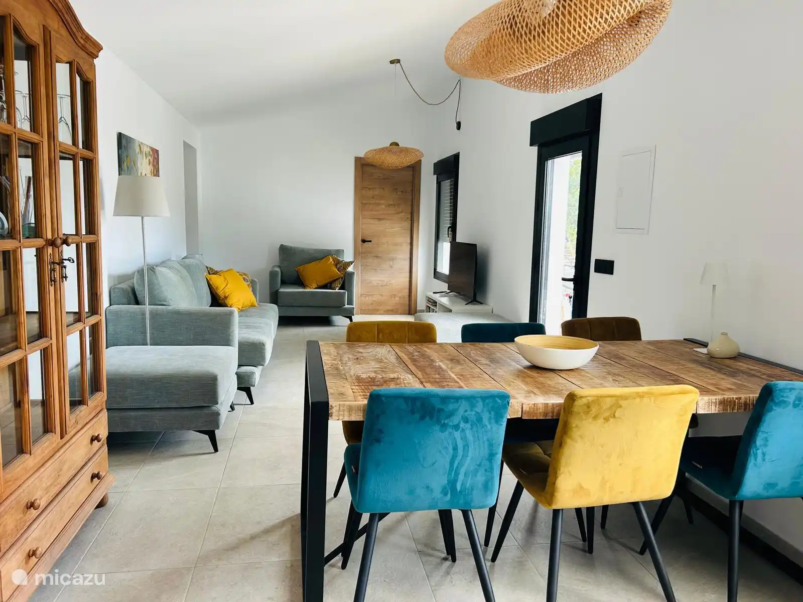 Wohnzimmer und Esszimmer