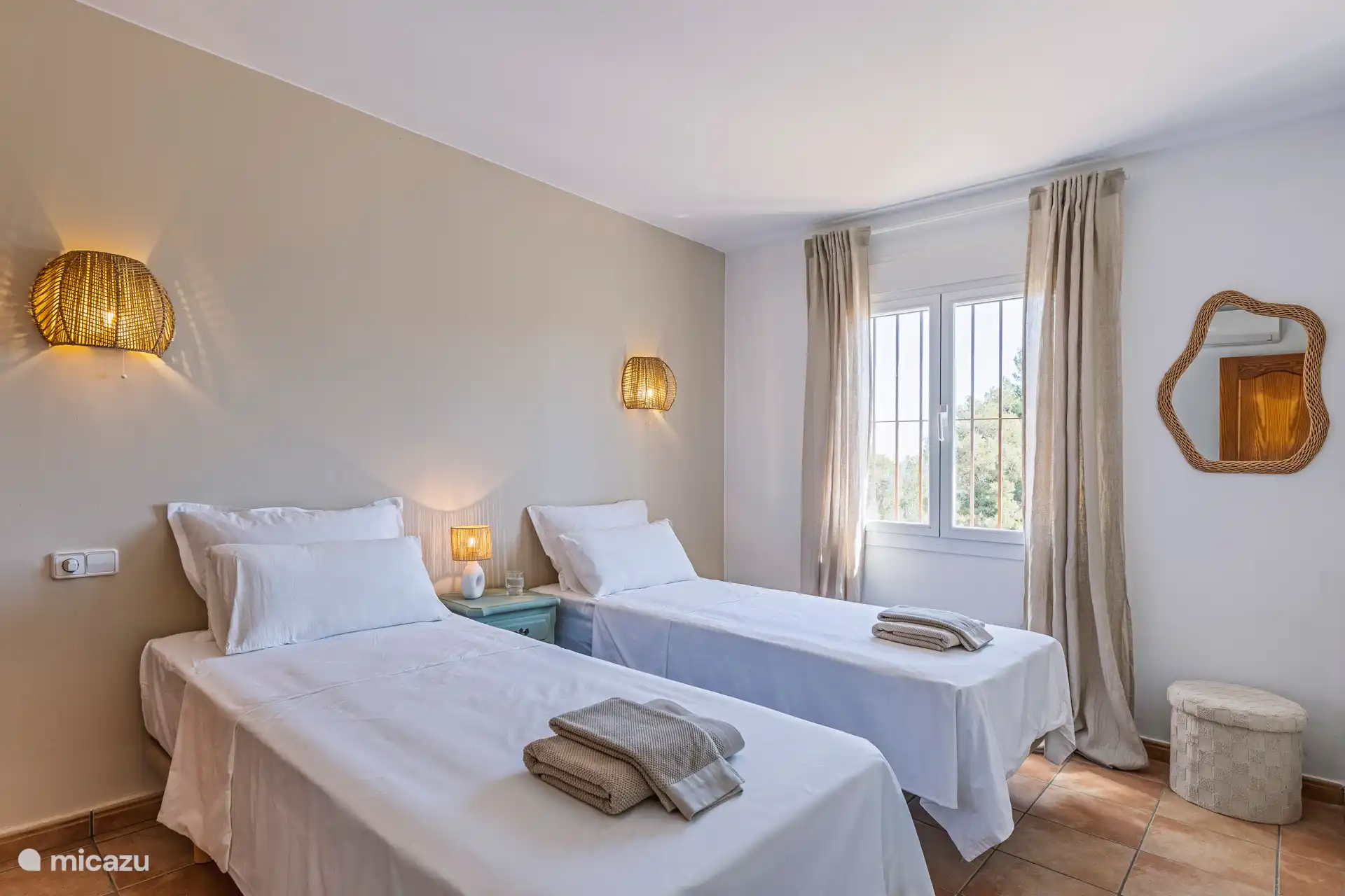 Schlafzimmer mit 2 Einzelbetten