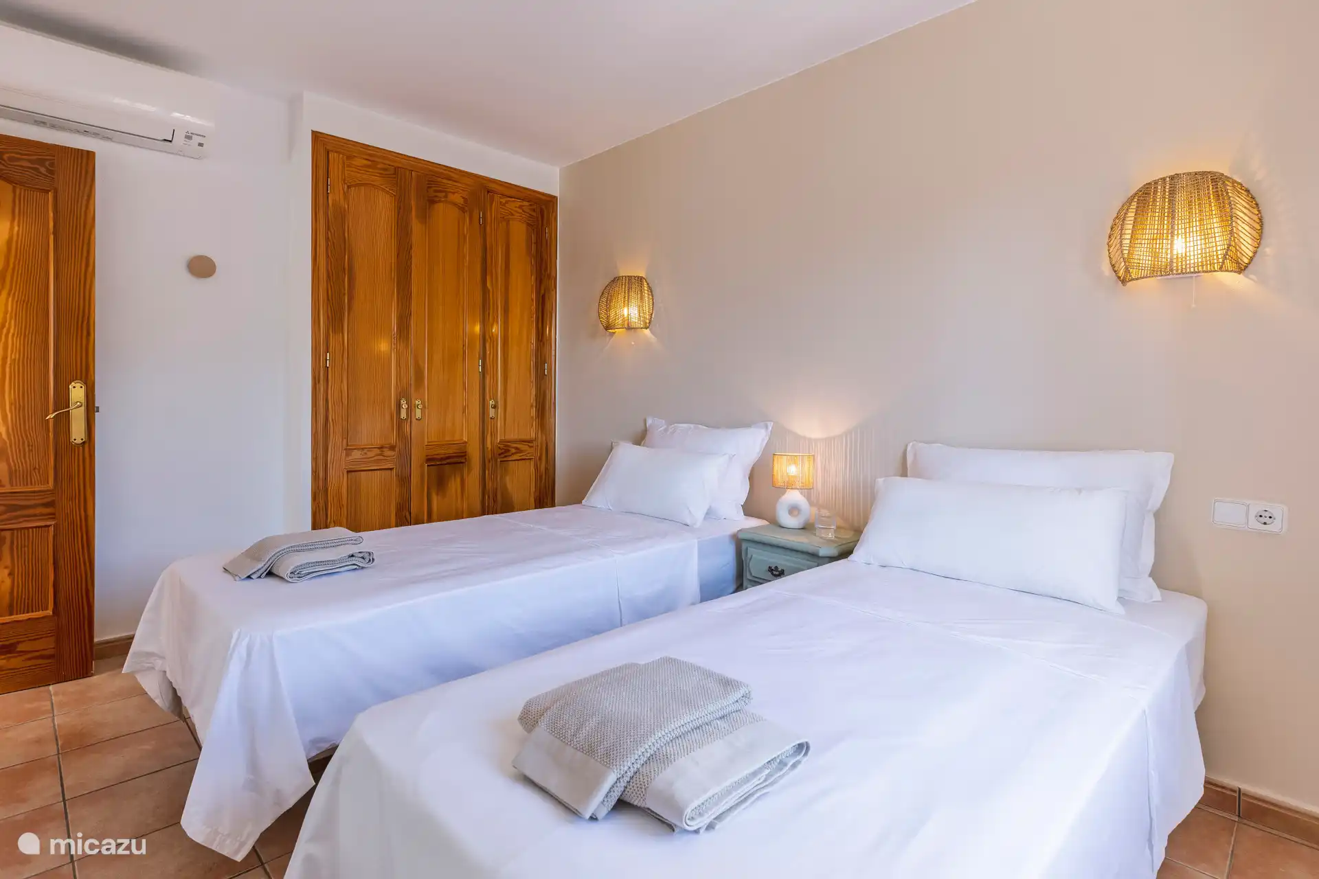 Schlafzimmer mit 2 Einzelbetten