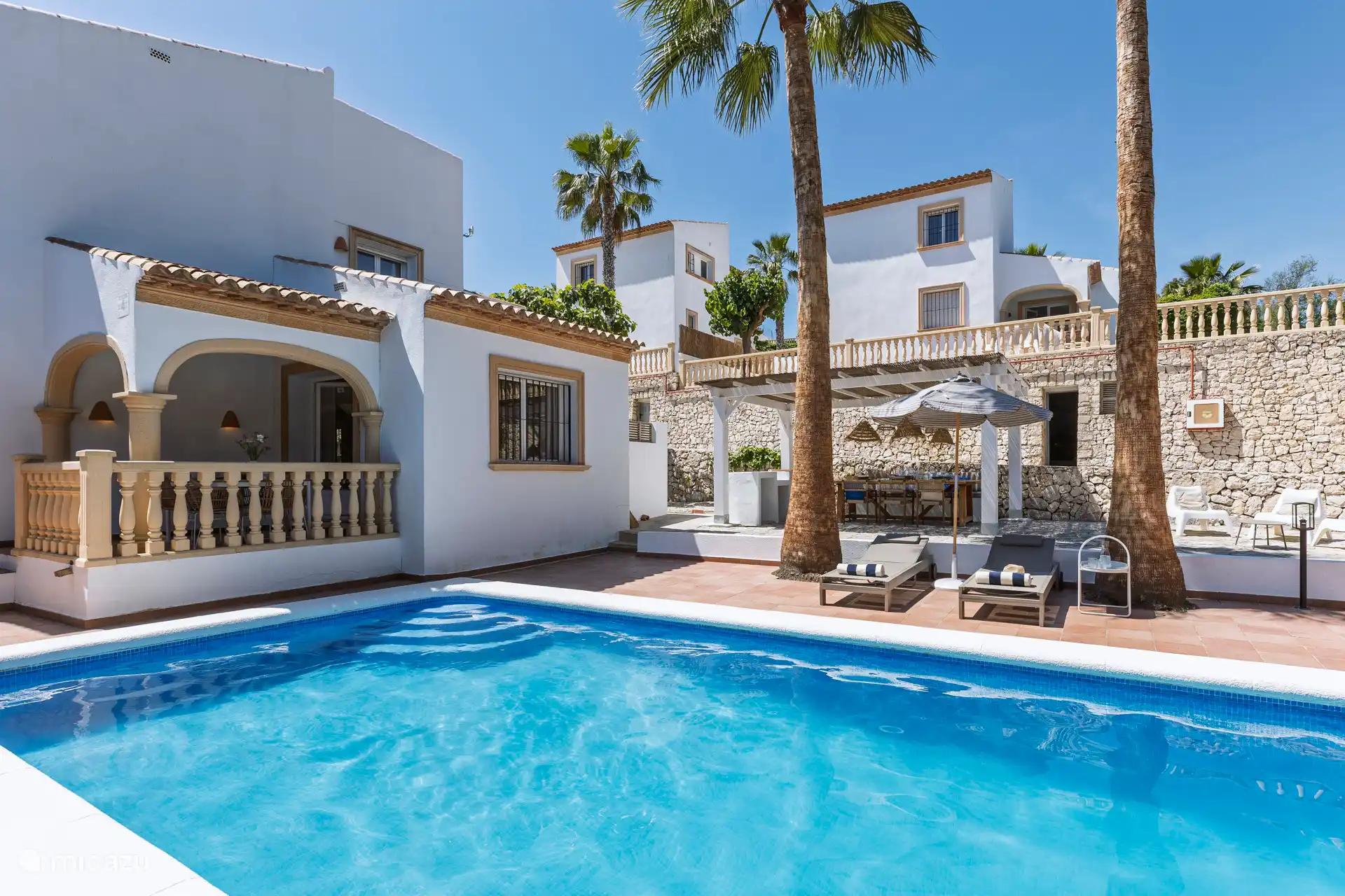 Garten mit privatem Pool