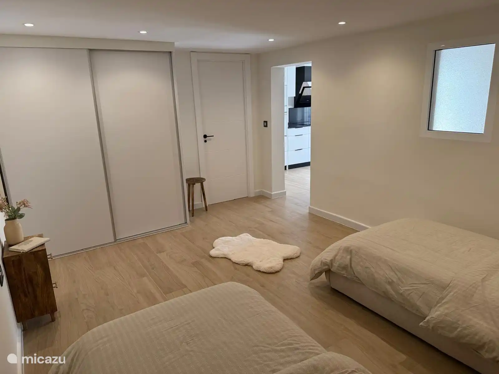 Inbouwkast masterbedroom achter 