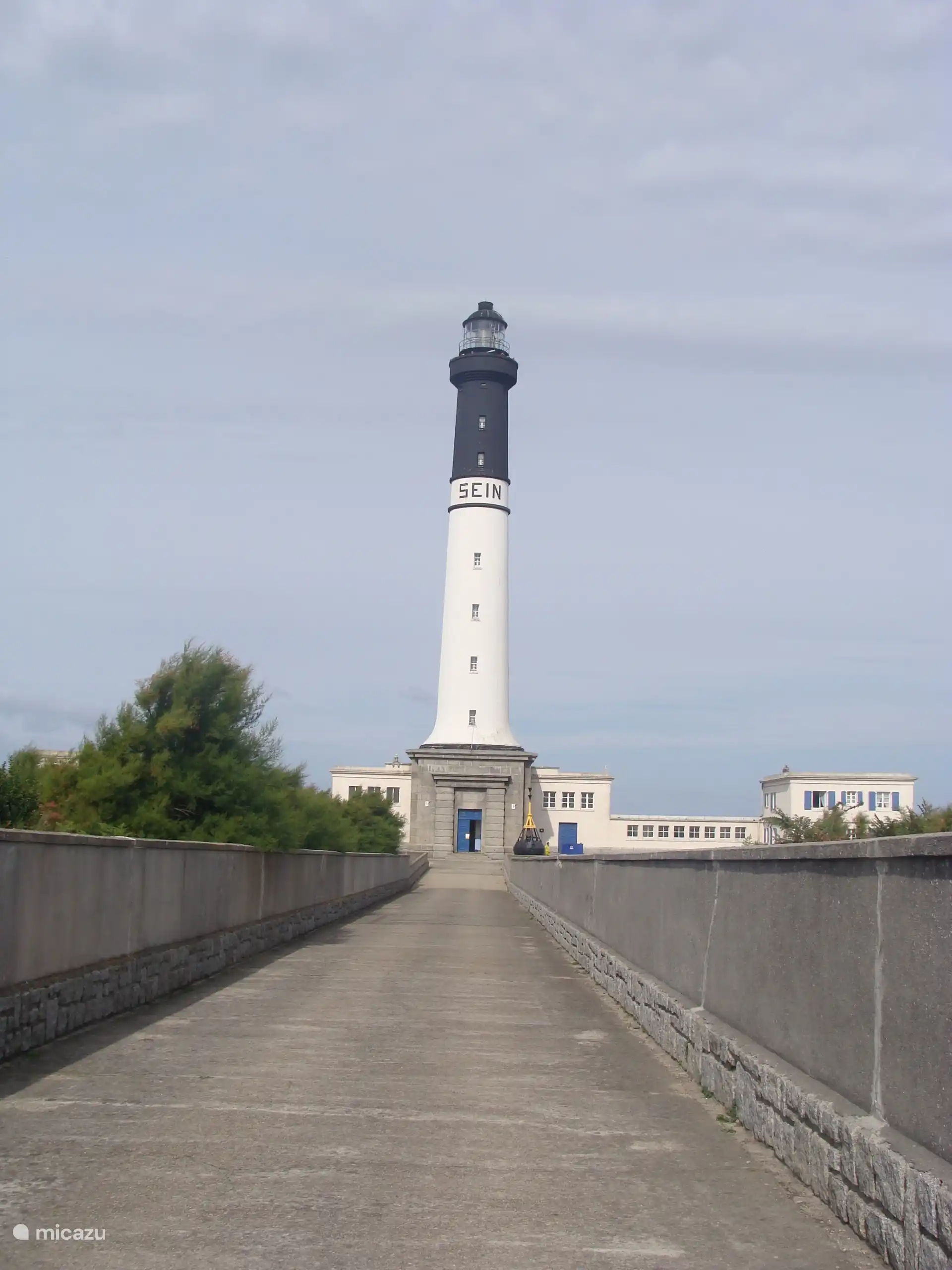 Er is een route gewijd aan deVuurtorens van Bretagne, sommigen zijn te bezoeken. Googel even.