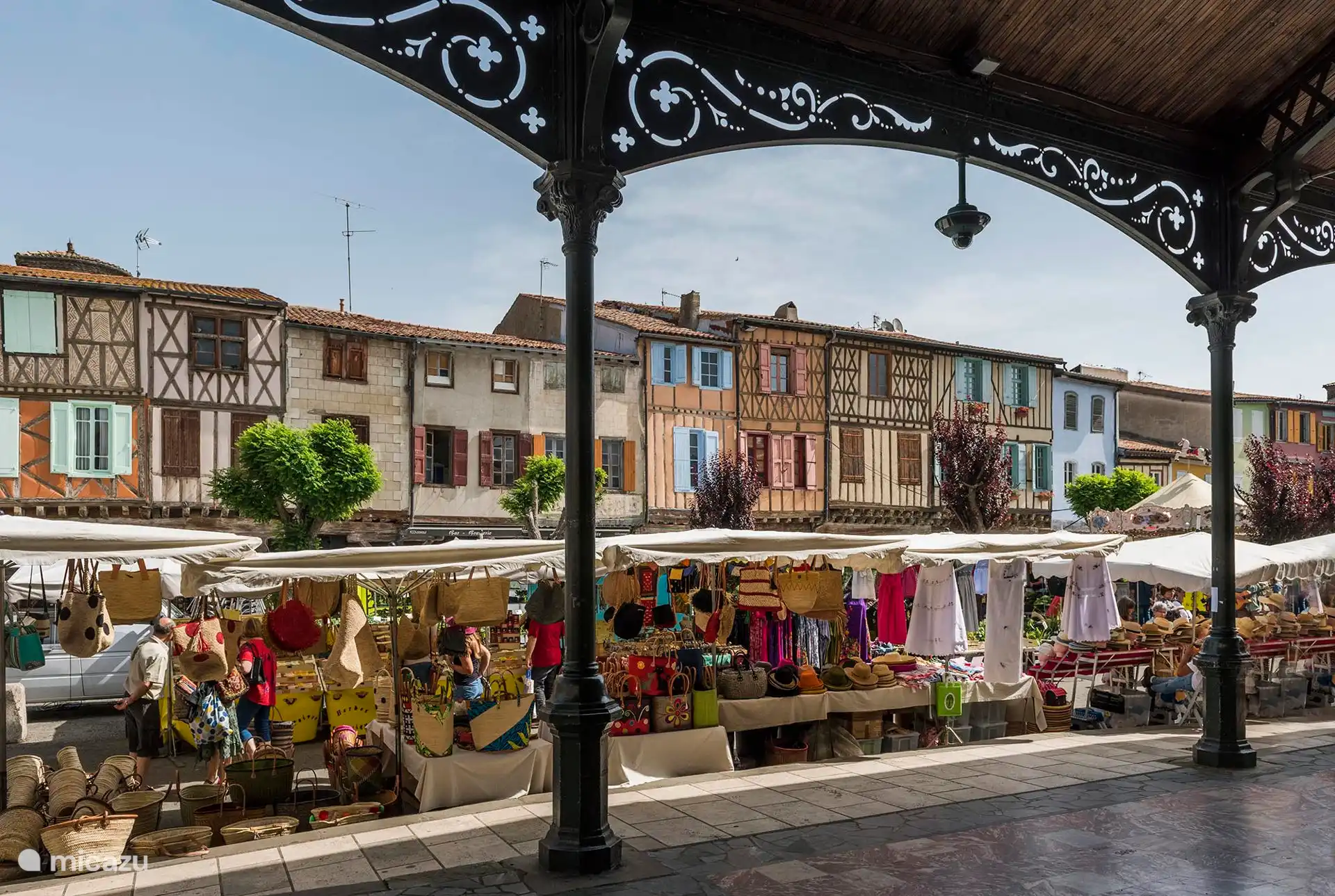 La hermosa ciudad de Mirepoix (a 13 km)