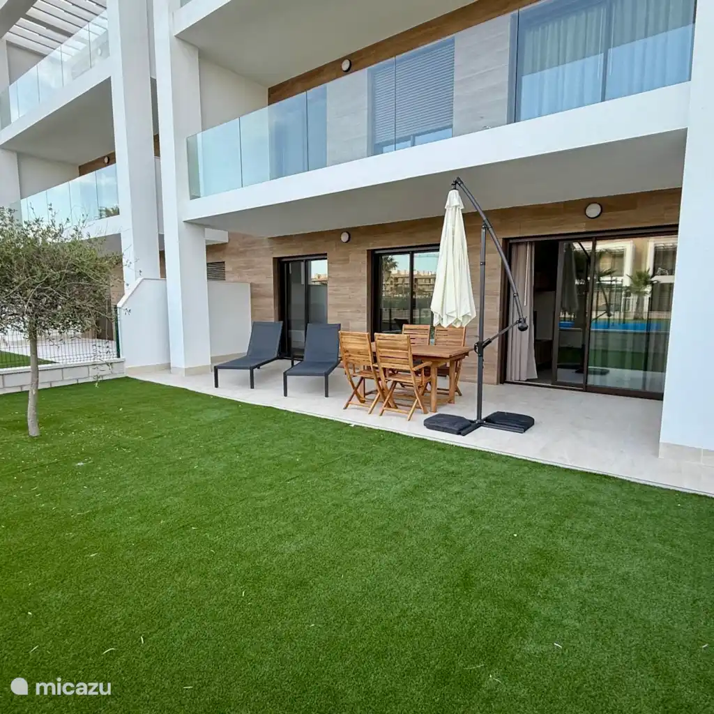 Modern appartement naast golfbaan