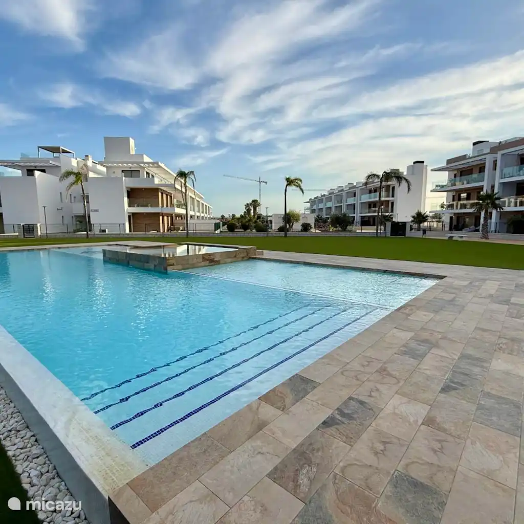 Modern appartement naast golfbaan