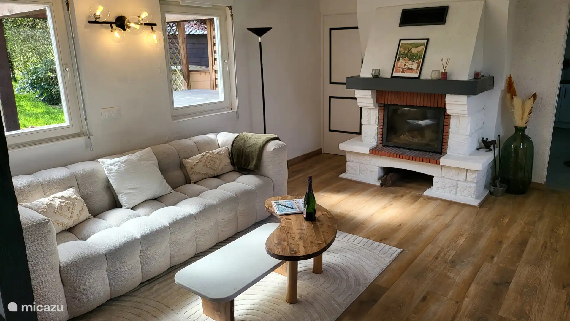 Salón con chimenea 