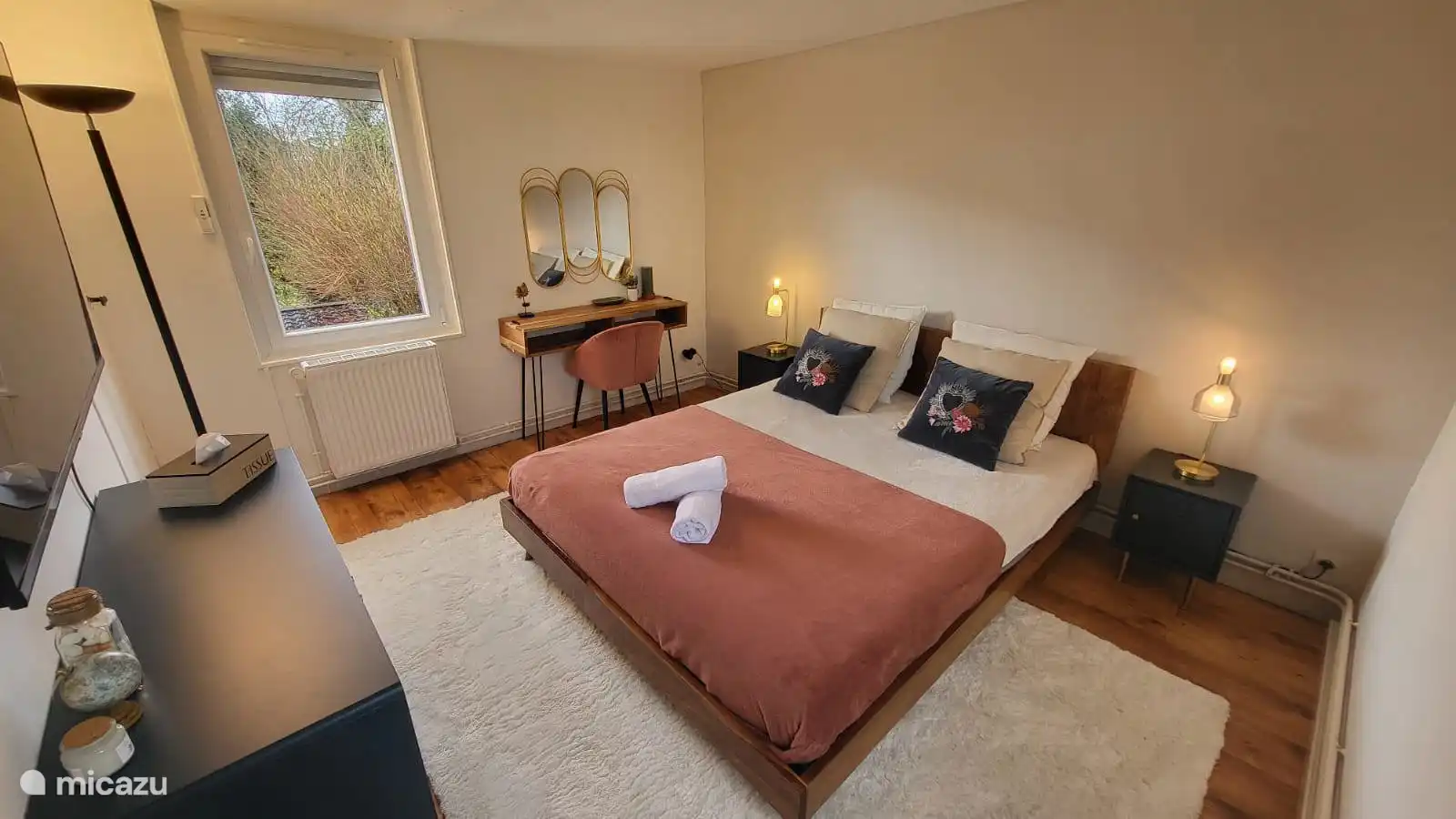 Dormitorio 1 con cama de matrimonio 160x200