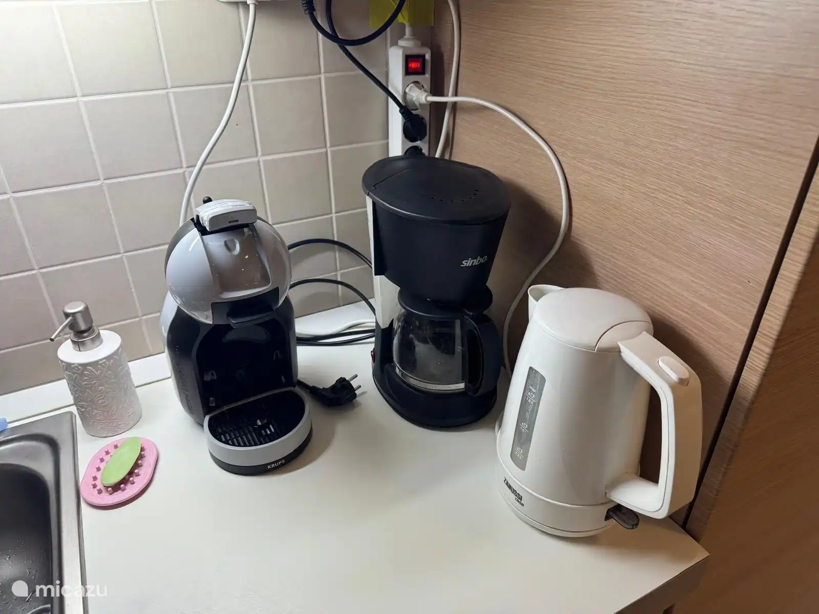 Cafetera para tazas y cafetera y tetera normales 