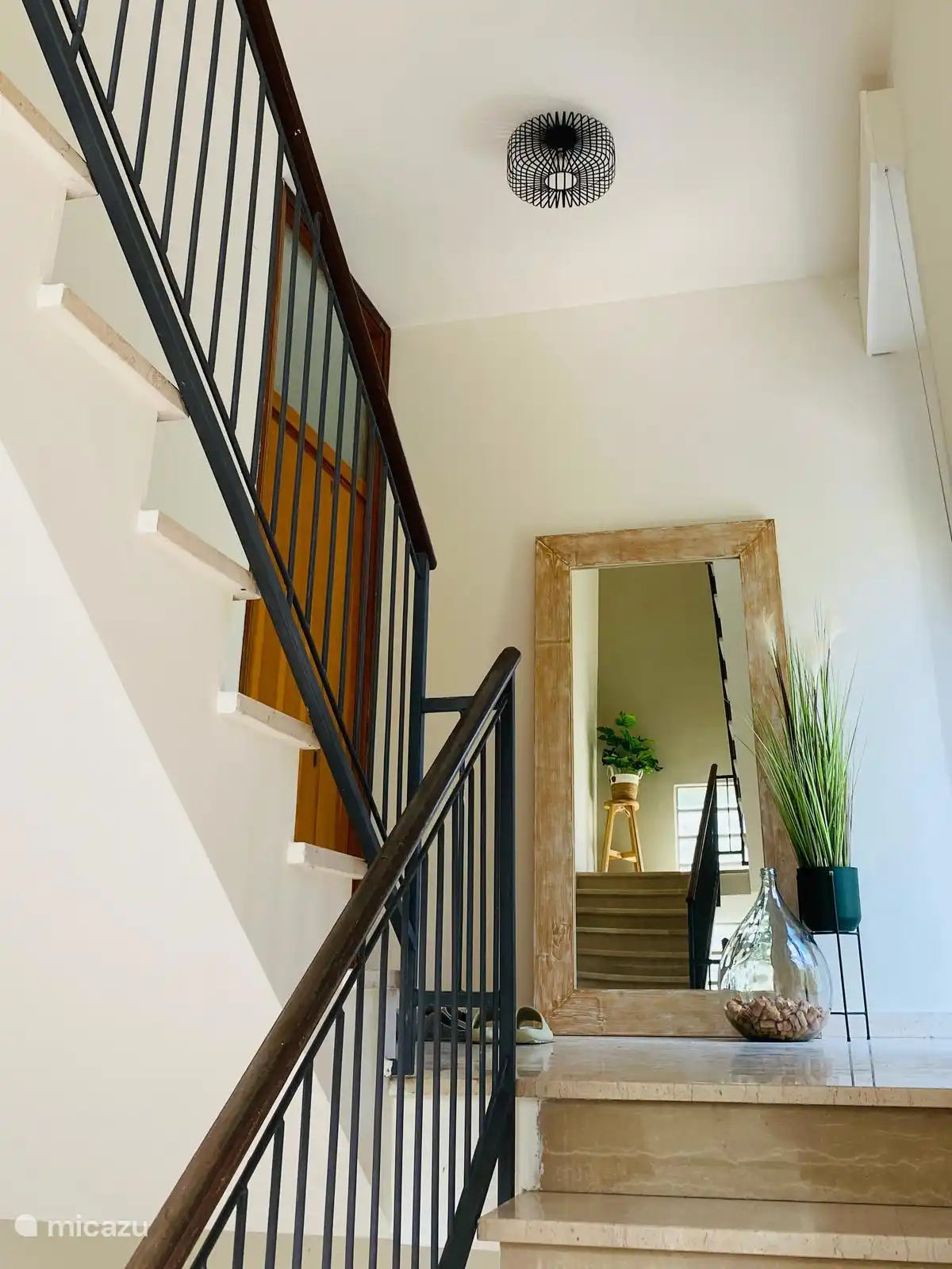 Escalier central utilisé uniquement par les propriétaires