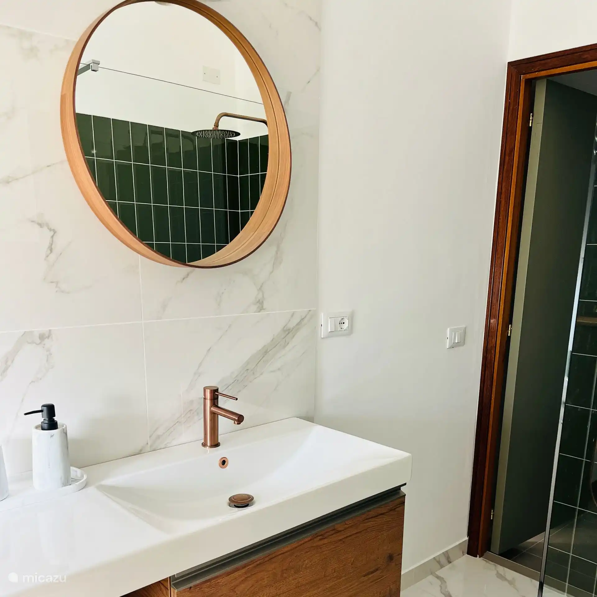 Détail de la deuxième salle de bain