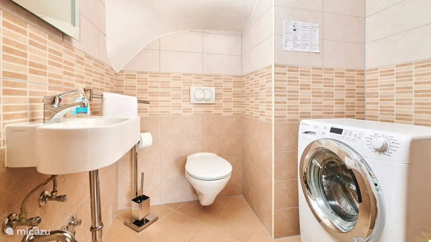 toilet + wasmachine