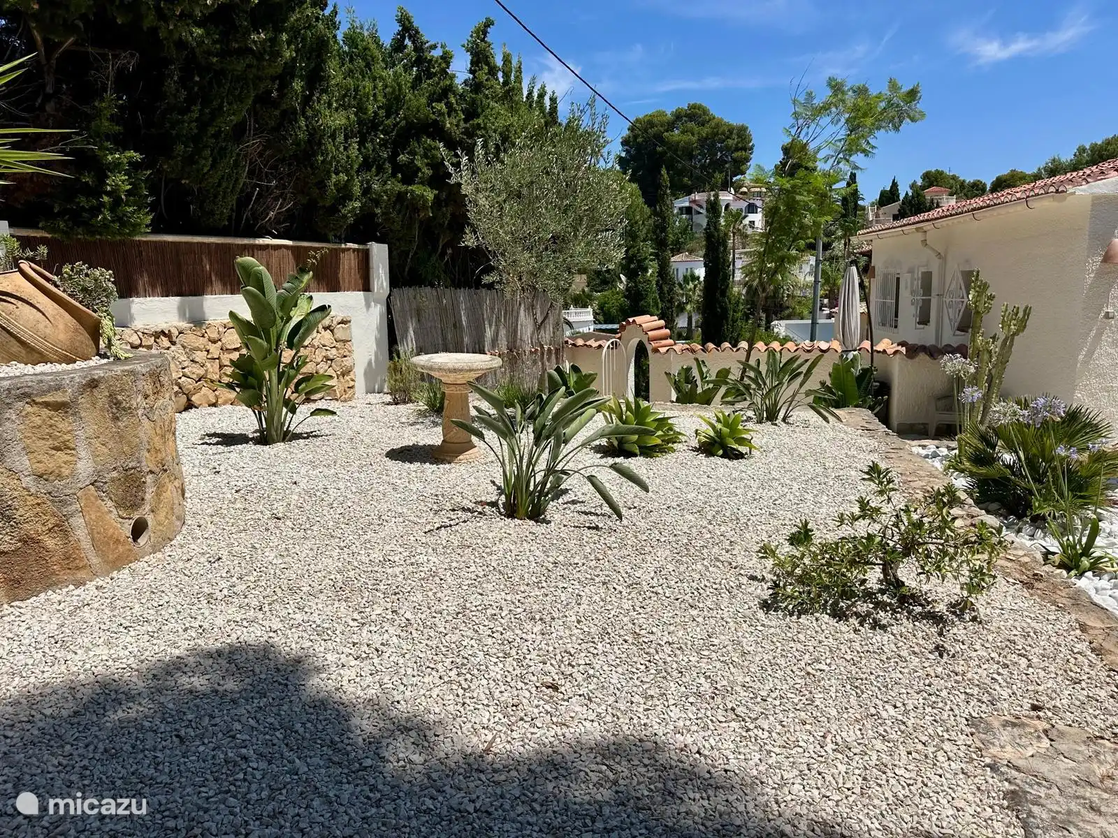 casa Querencia, terras achter de buitenkeuken