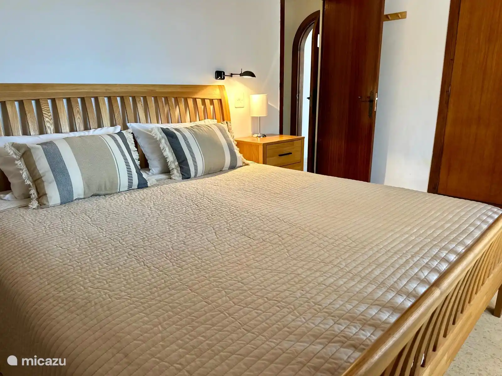 casa Querencia, hoofdslaapkamer op de bovenverdieping met 2 persoonsbed