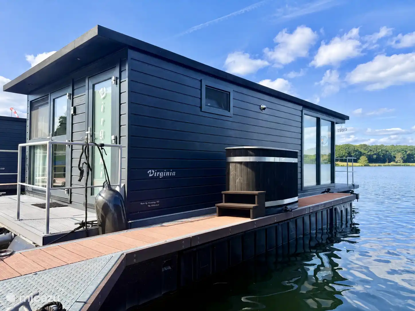 Houseboat Duo Hot Tub in Netherlands, Limburg, Middelaar - rv / yacht / houseboat