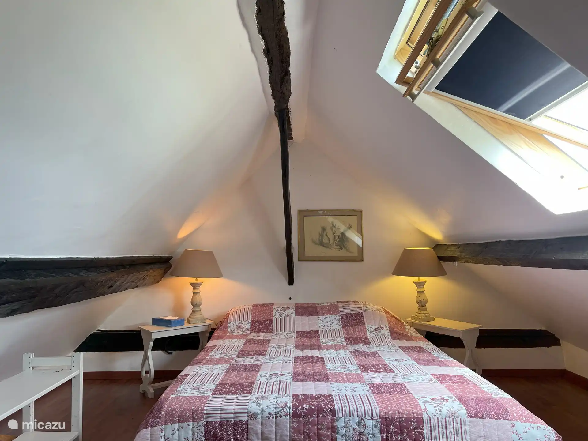 Segundo dormitorio y cama matrimonial