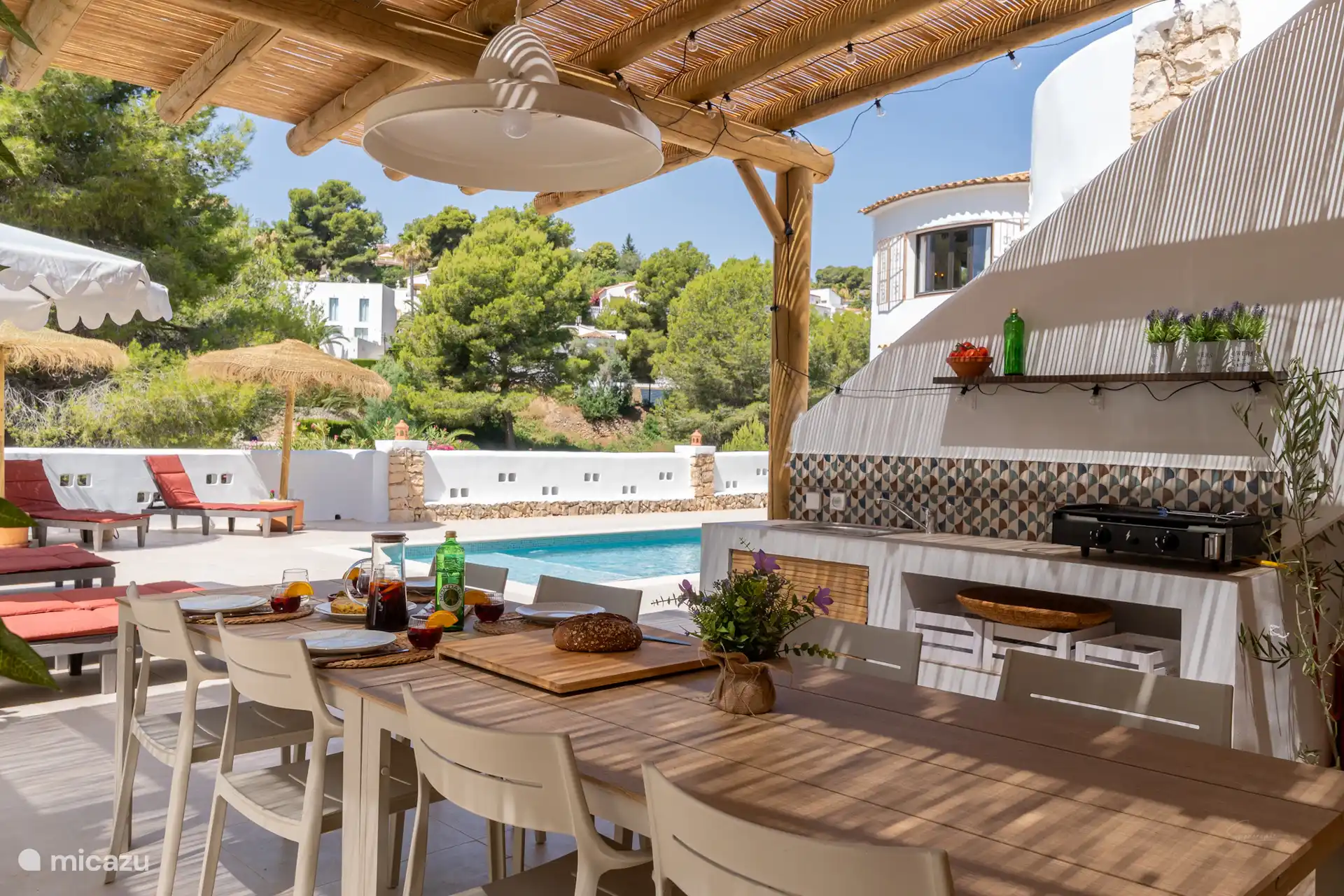 Die Pergola und die Außenküche