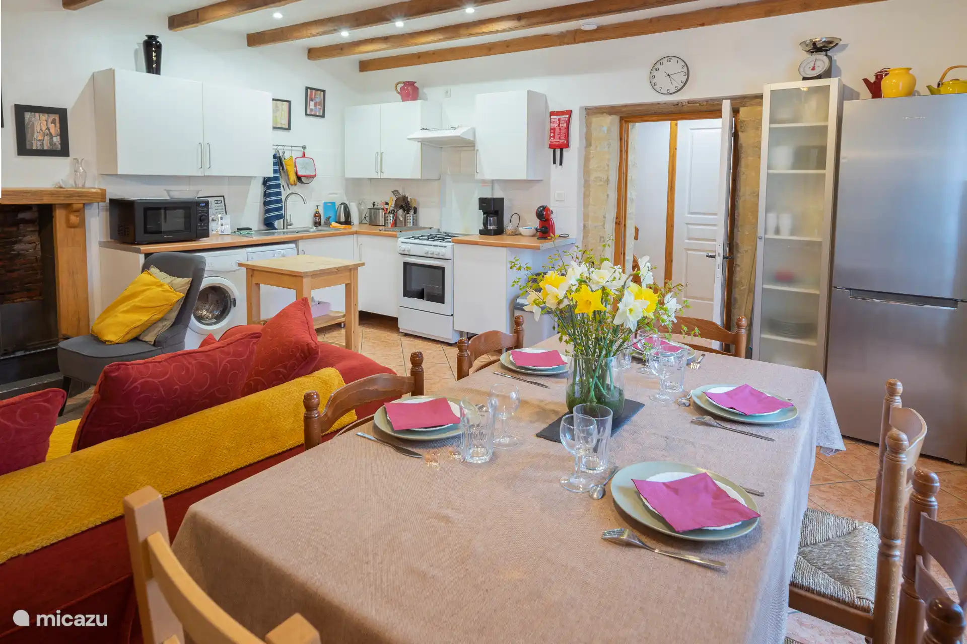 Ein modularer Speisesaal für 4 bis 14 Personen (bei gemeinsamer Miete mehrerer Cottages)