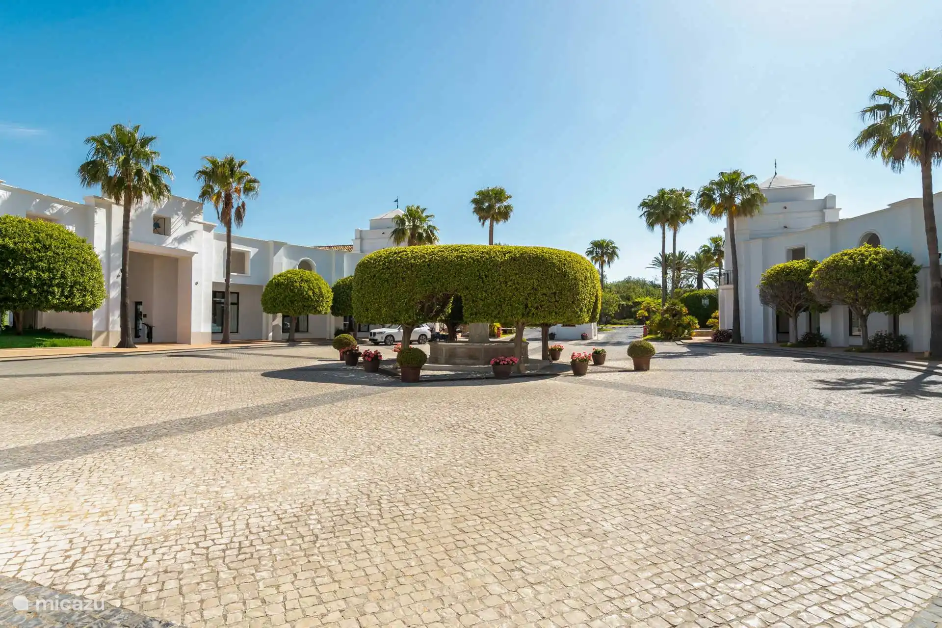Hoofdentree van Finca Cortesin