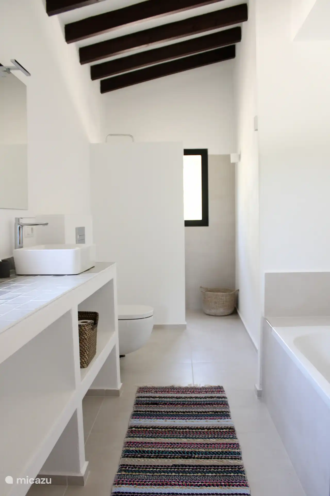Todo con baño privado.