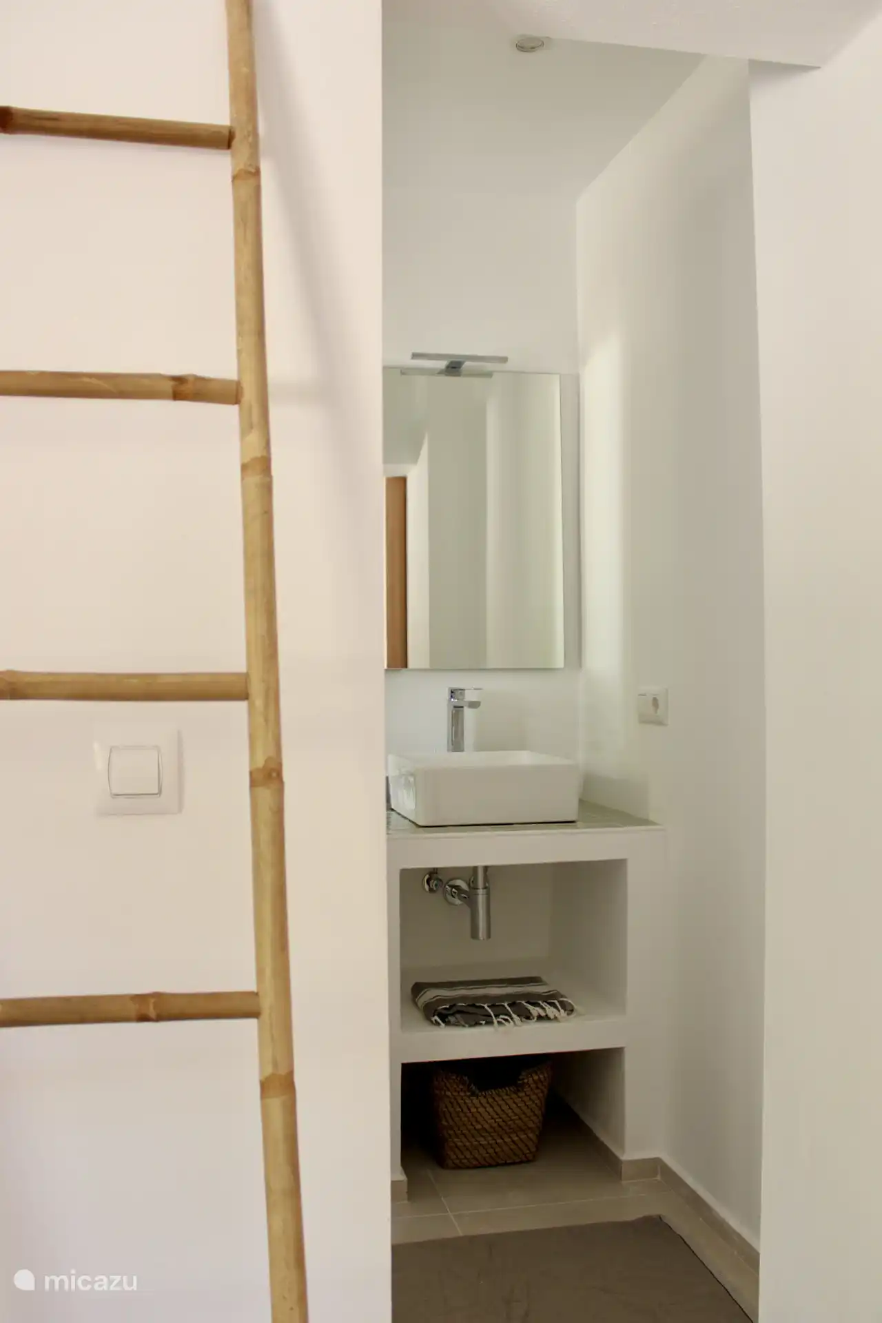 Con 2 baños.