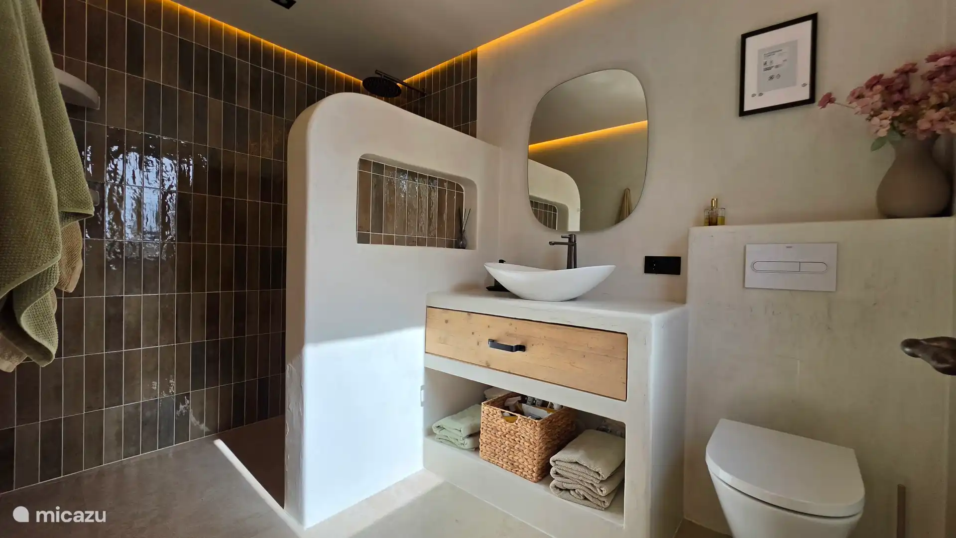 Badezimmer, Schlafzimmer 1