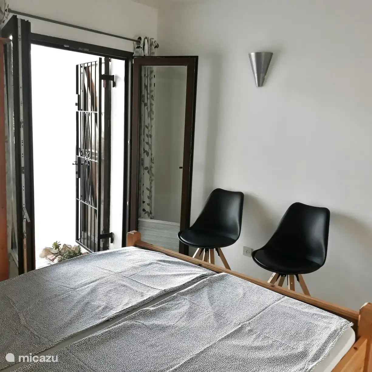 Terrasdeur slaapkamer, achterzijde appartement