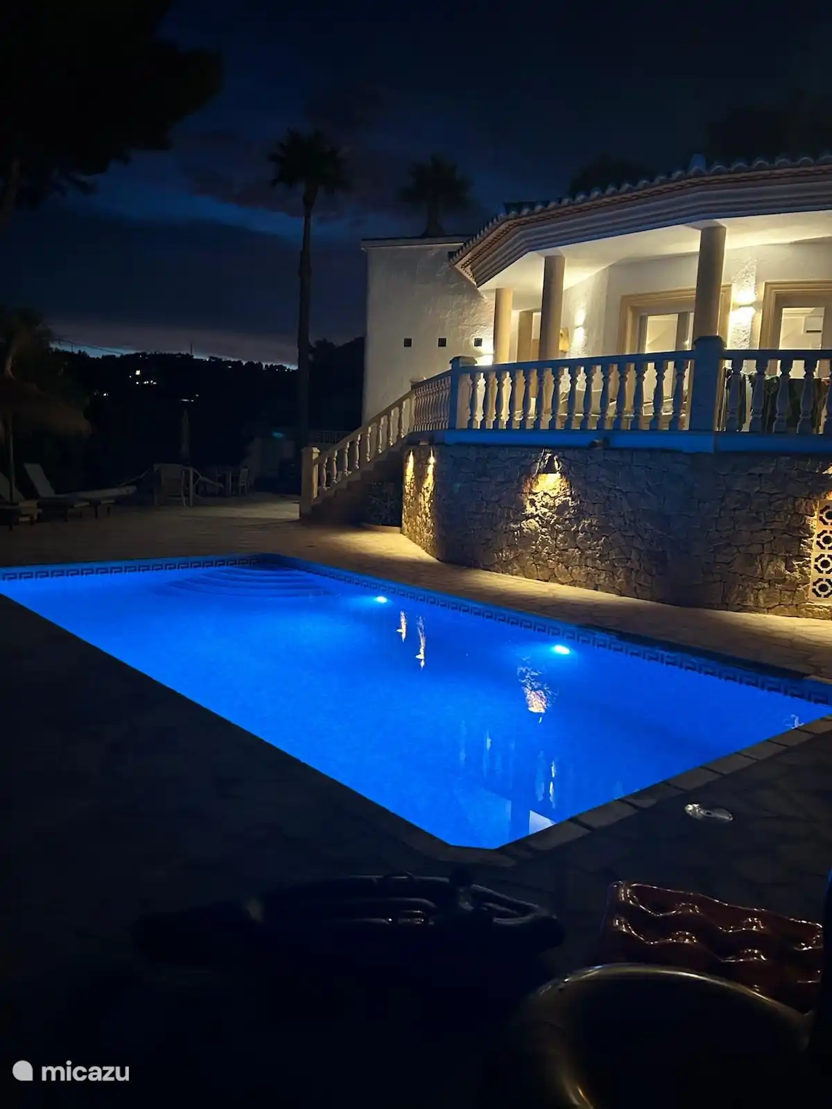 ¡Y la iluminación ambiental en la piscina!