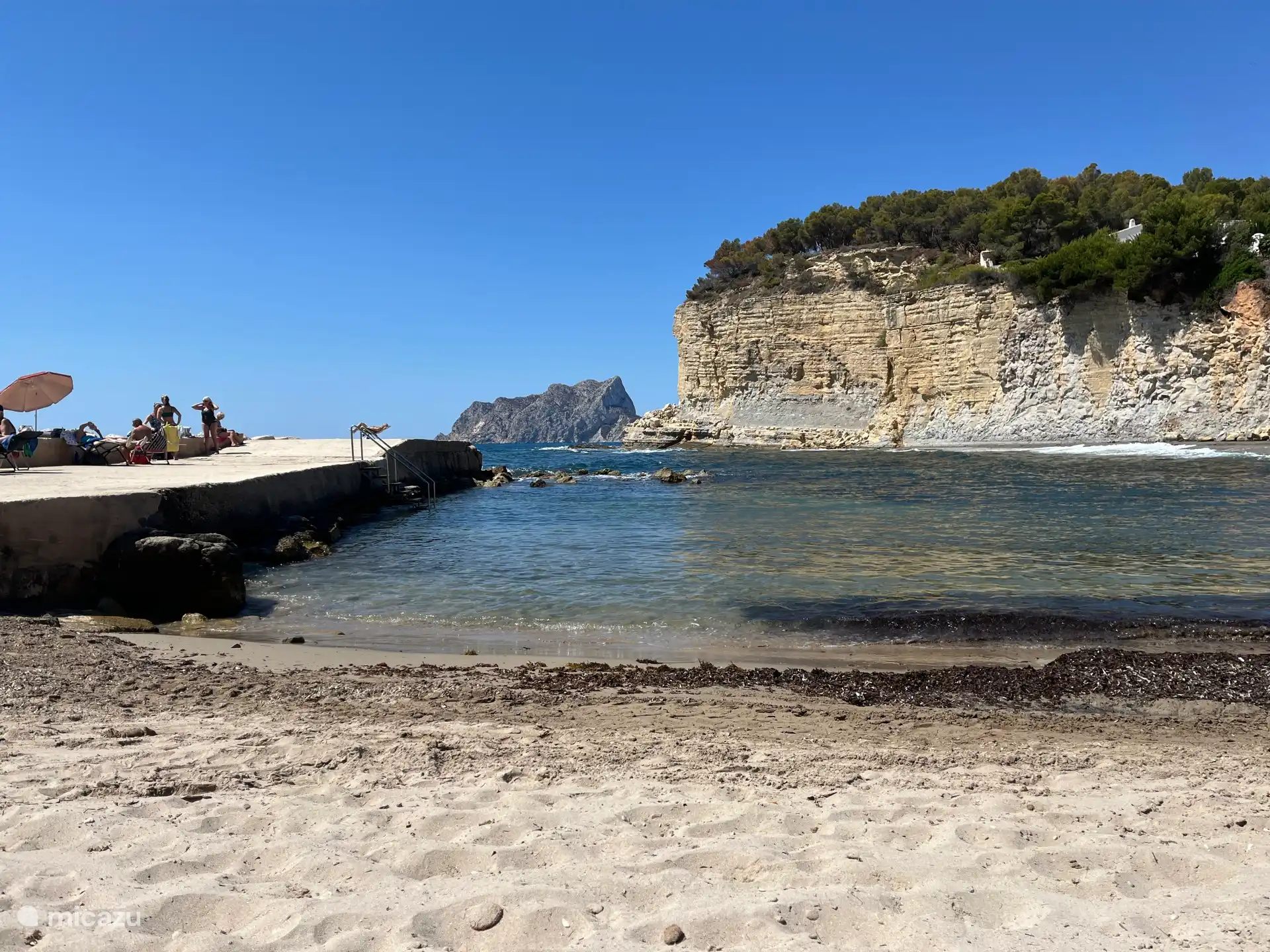 De baai Cala Advocat