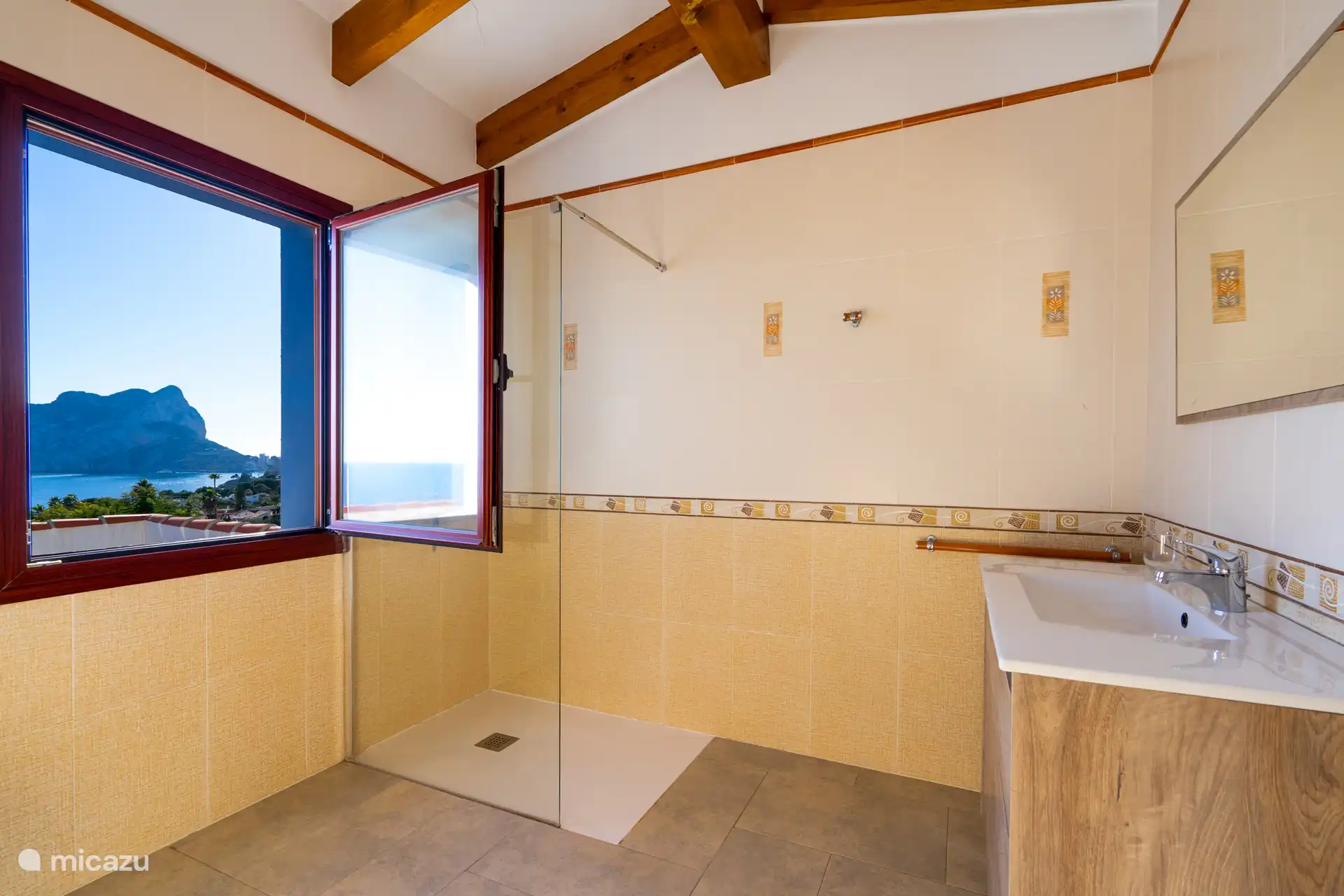 Ruime badkamer