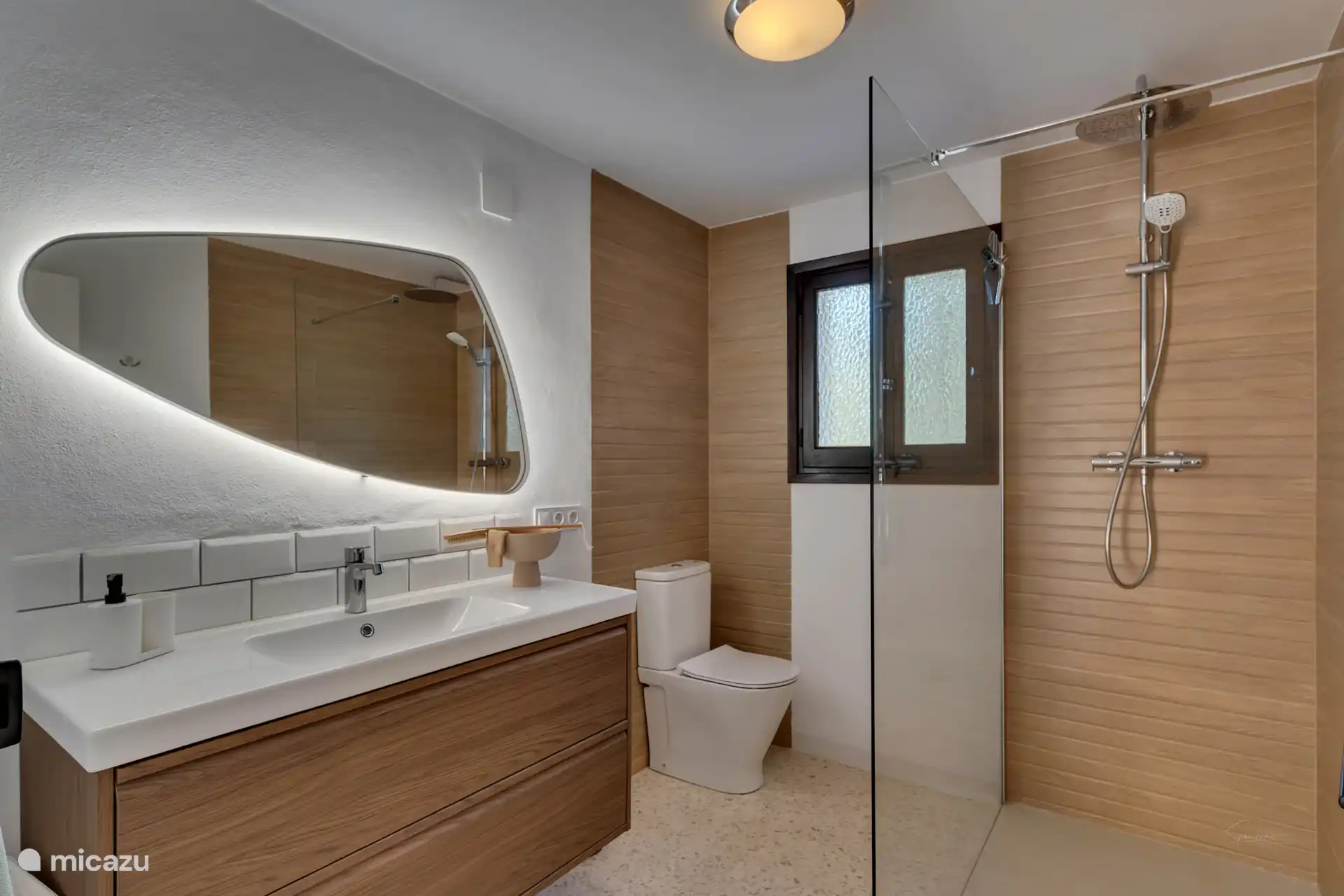 El nuevo baño con ducha de lluvia