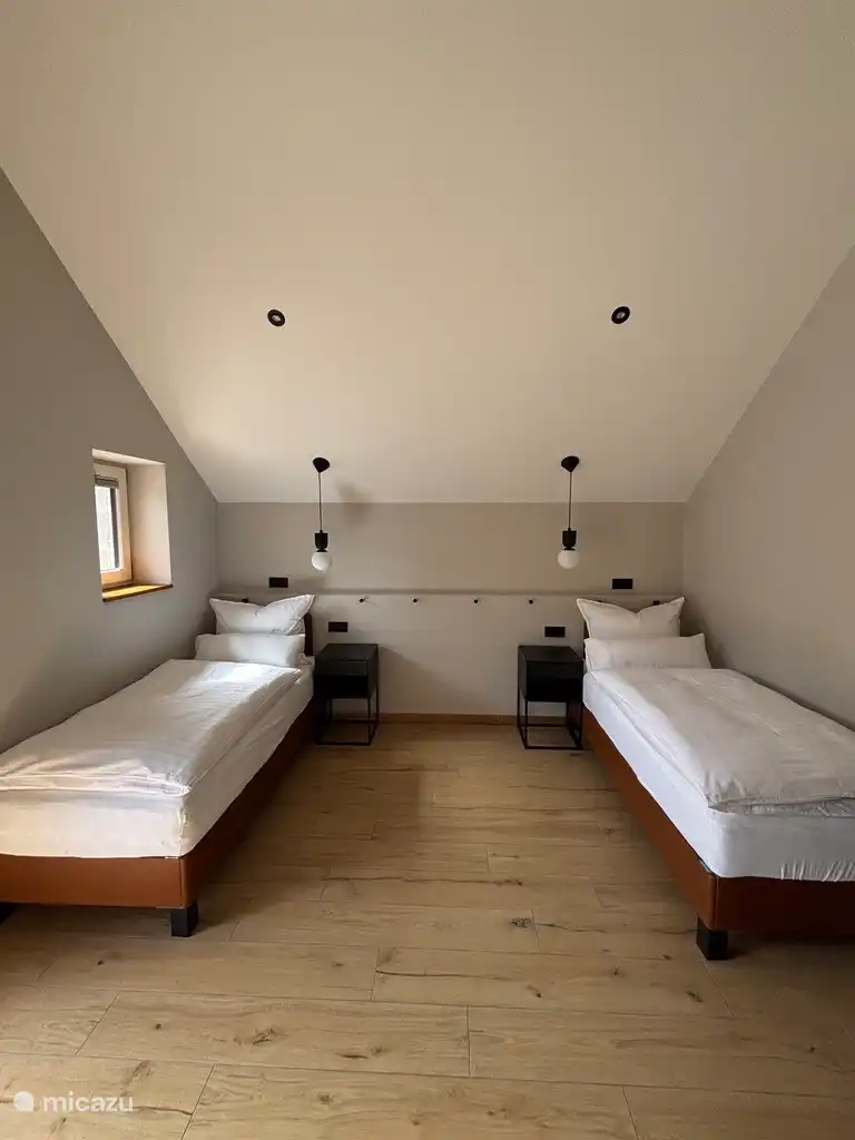 The beds can also be pushed apart