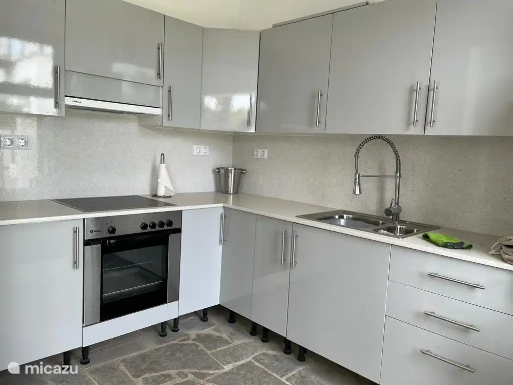  outdoor kitchen