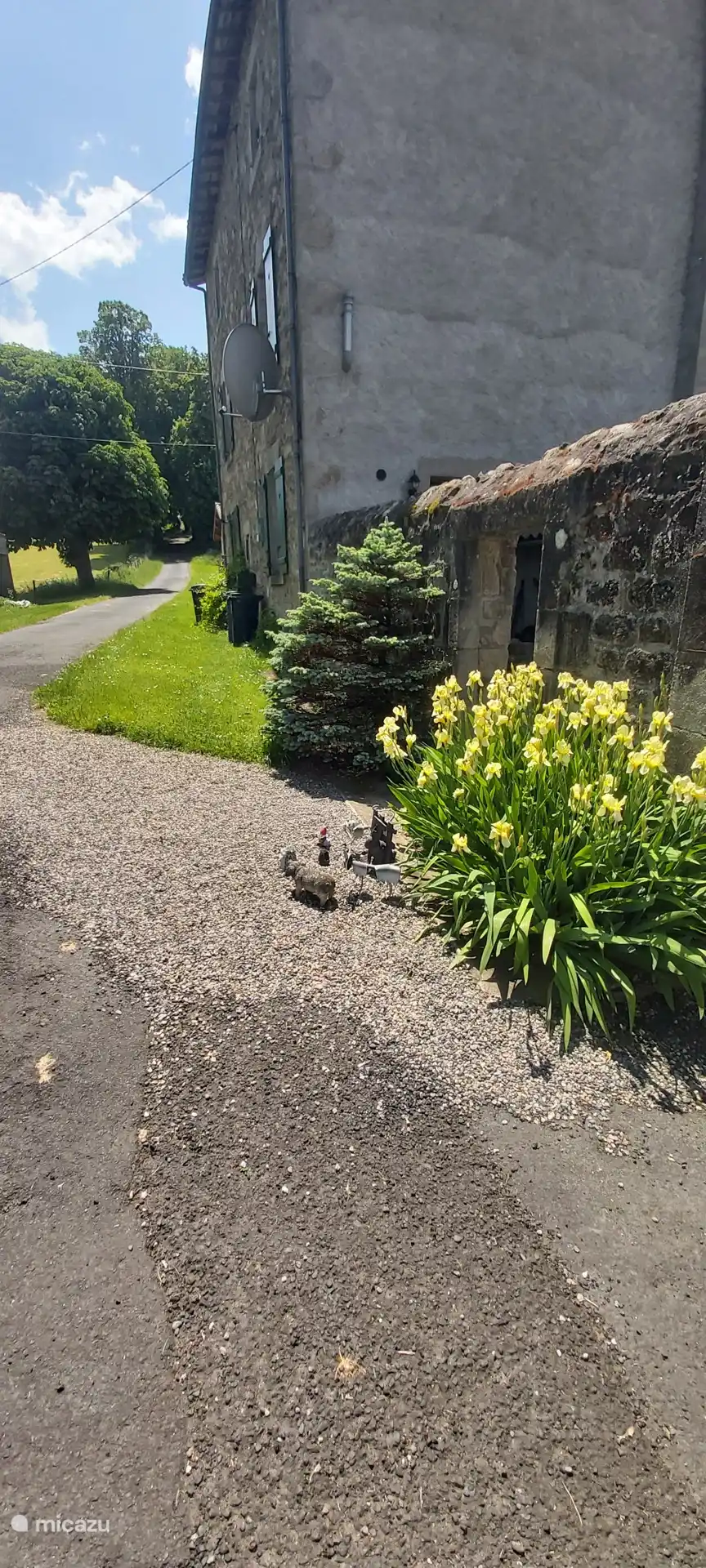 El acceso a La Tourette.