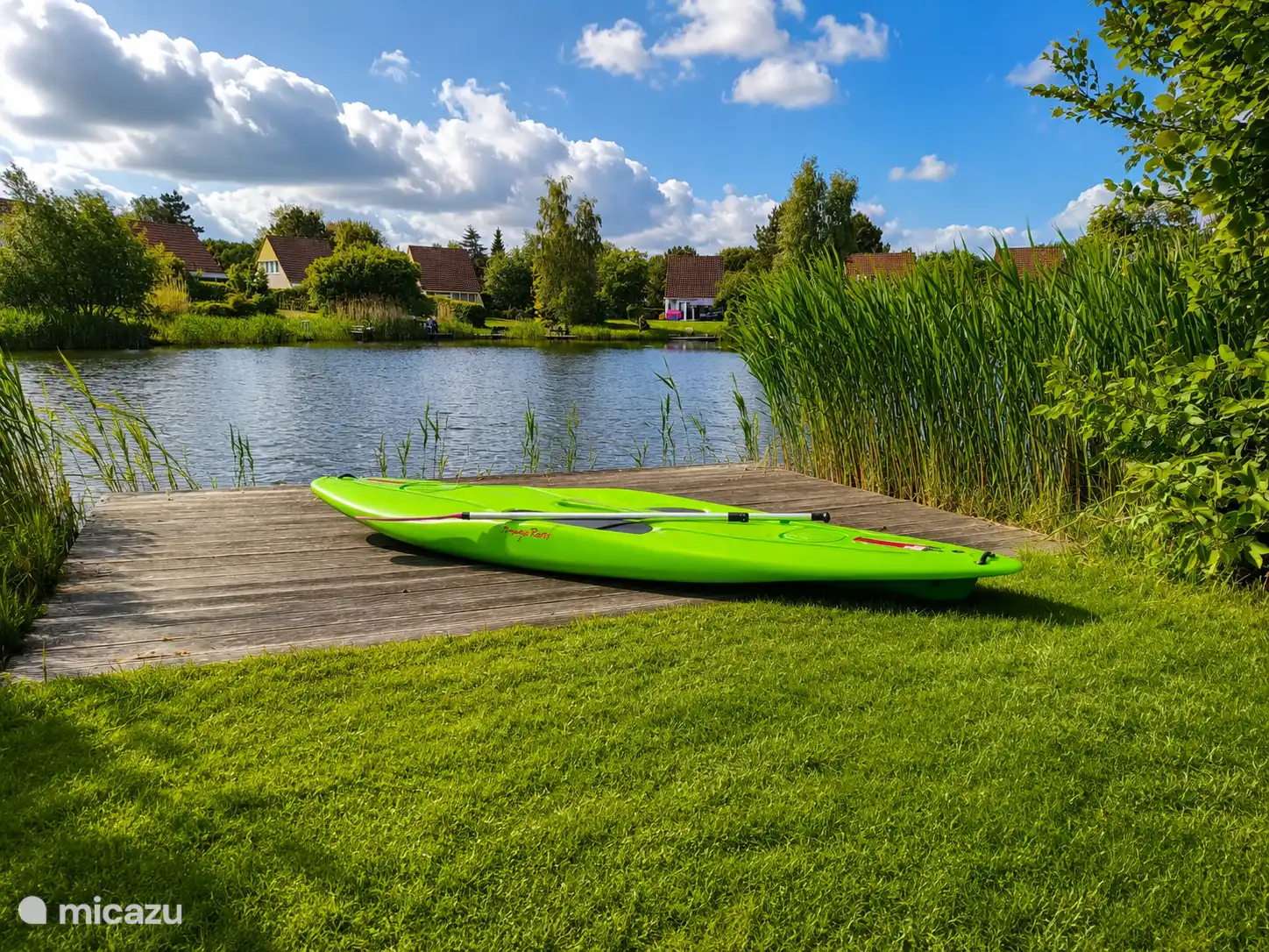 La maison possède sa propre jetée sur le lac. Lancez la canne ou explorez le lac avec la planche de sup fournie.