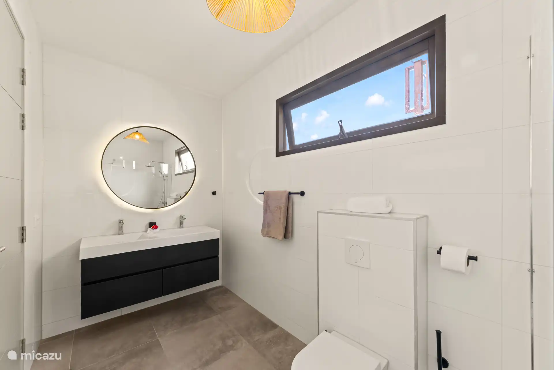 Badezimmer angeschlossen an Schlafzimmer 4