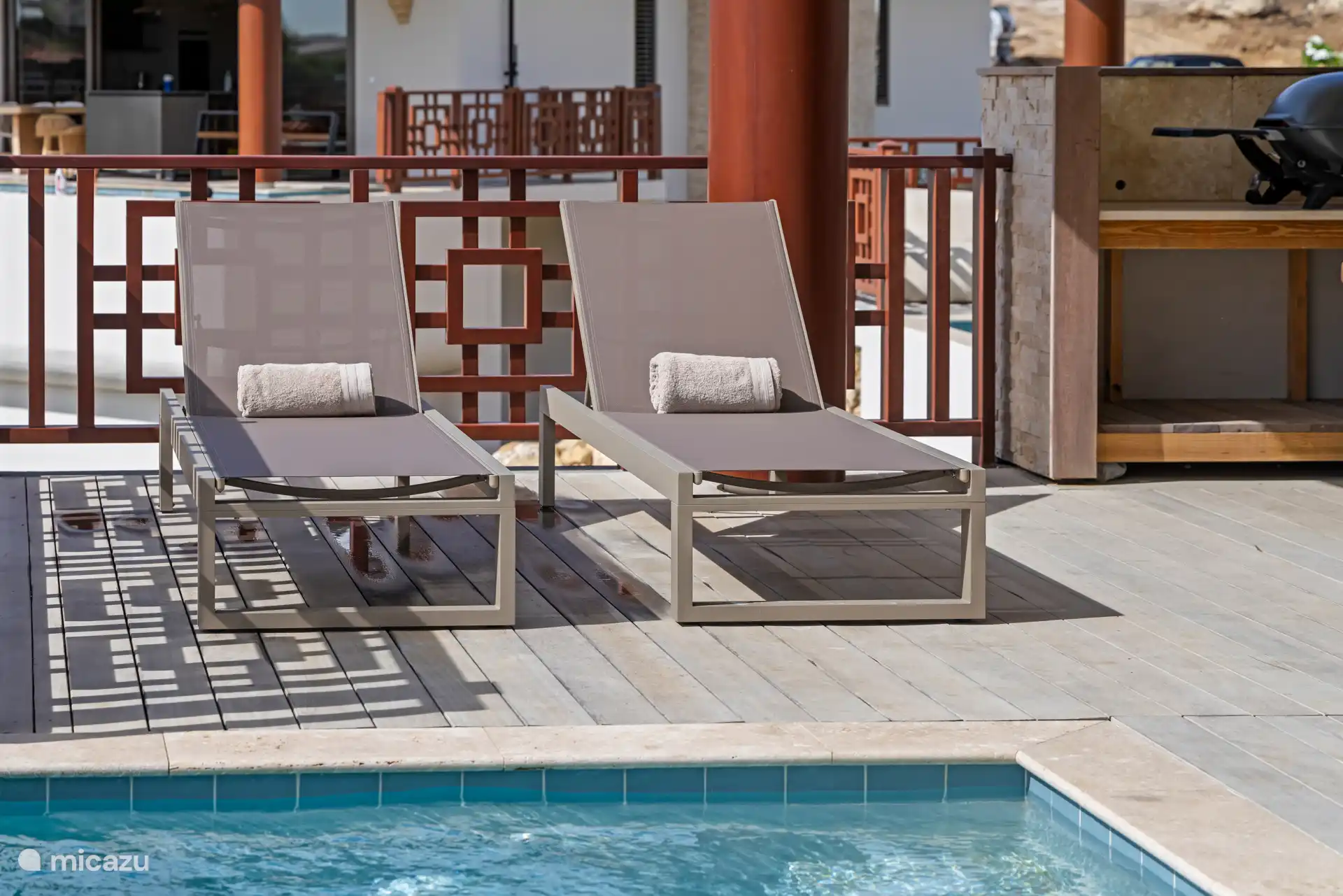 Entspann dich an deinem privaten Pool