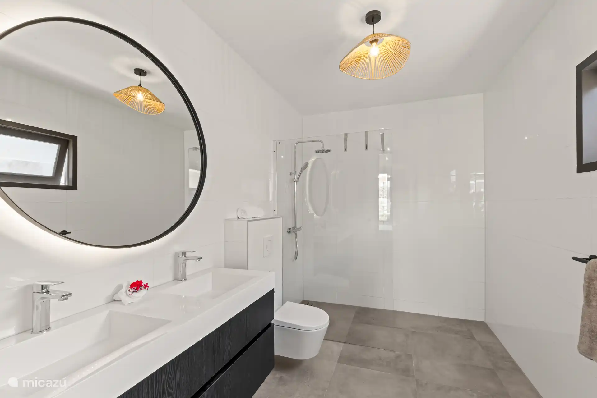 Badezimmer an das Hauptschlafzimmer angeschlossen
