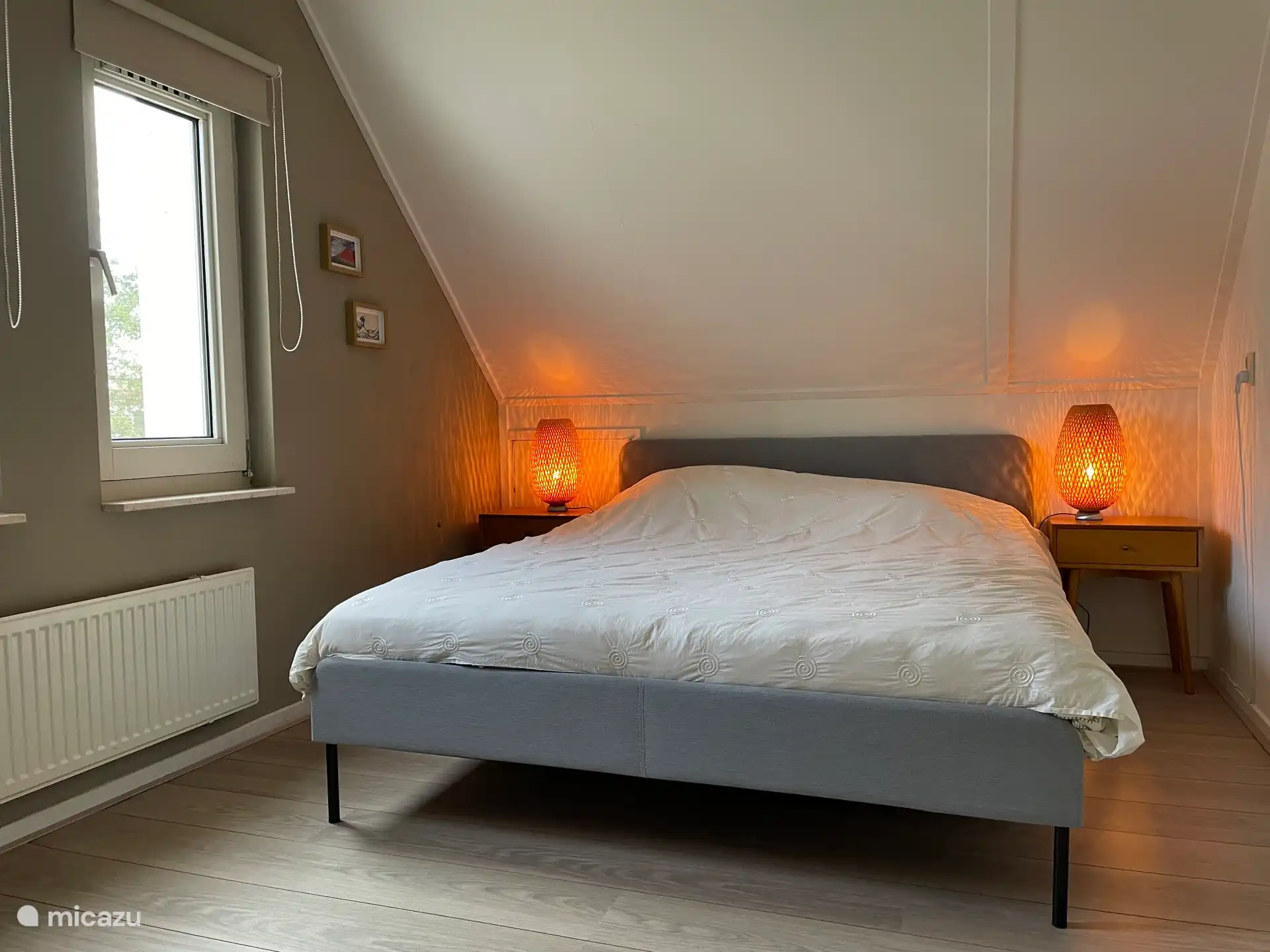 Chambre avec lit double (1,80 x 2 mètres)