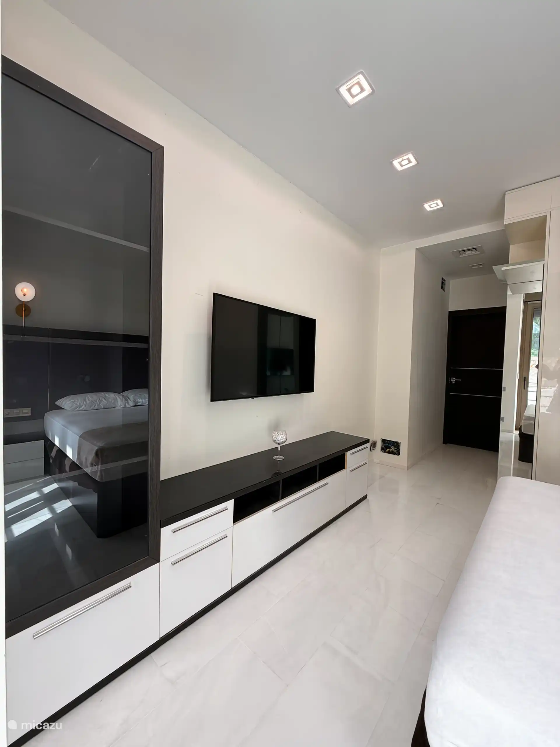 Smart-tv in slaapkamer 2 op de begane grond