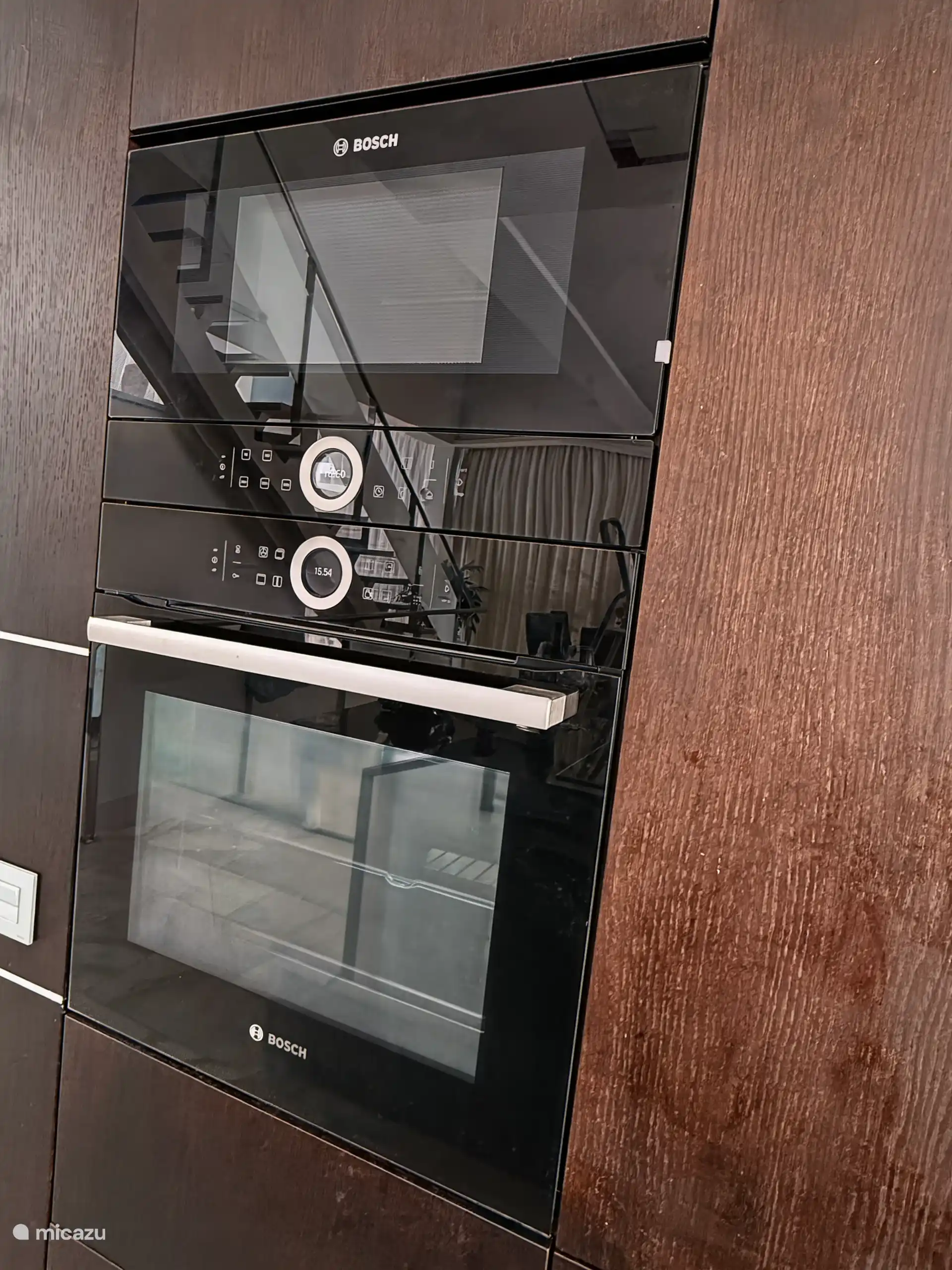 Keuken: oven en magnetron