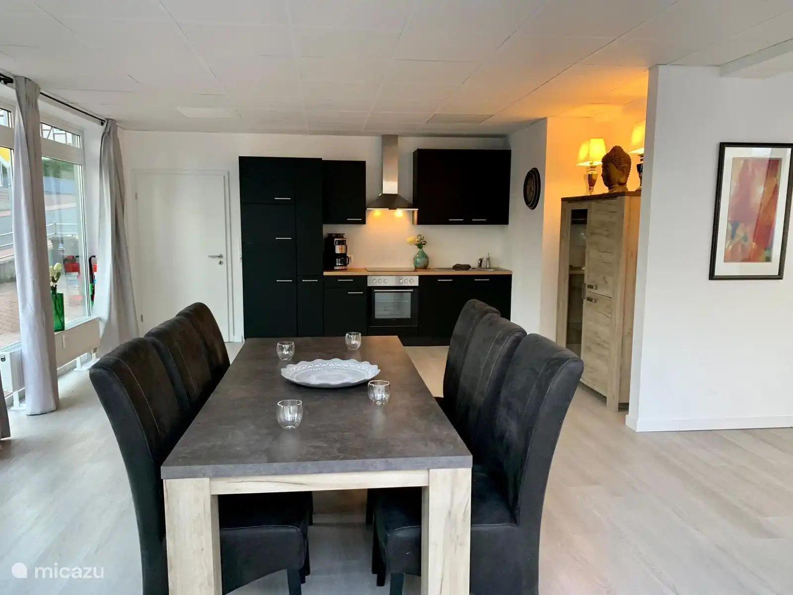 Keuken met eetgedeelte 