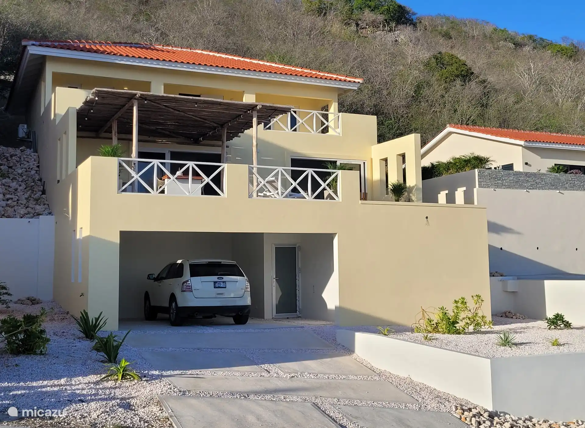 oprit en carport