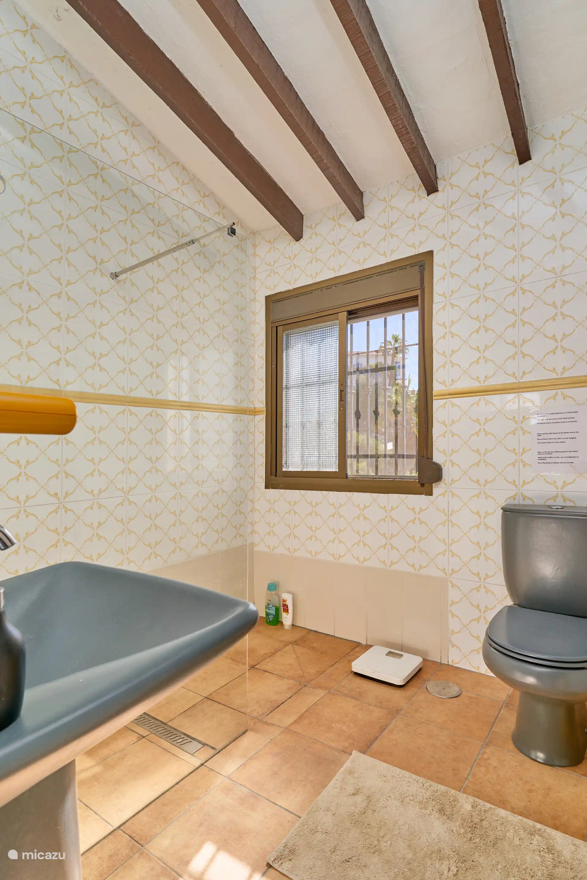 badkamer 2 met uitzicht