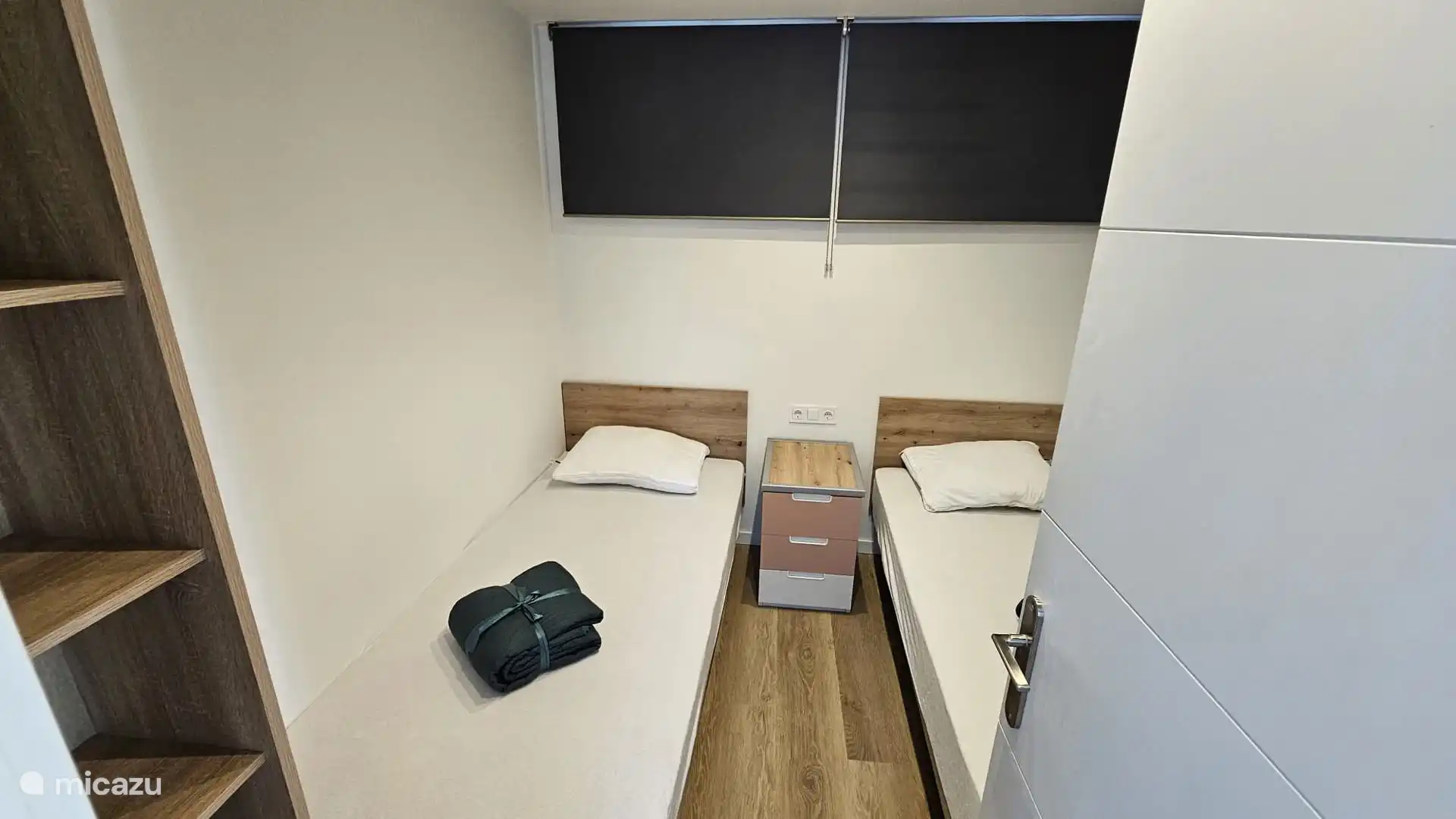 2e chambre avec 2 lits séparés