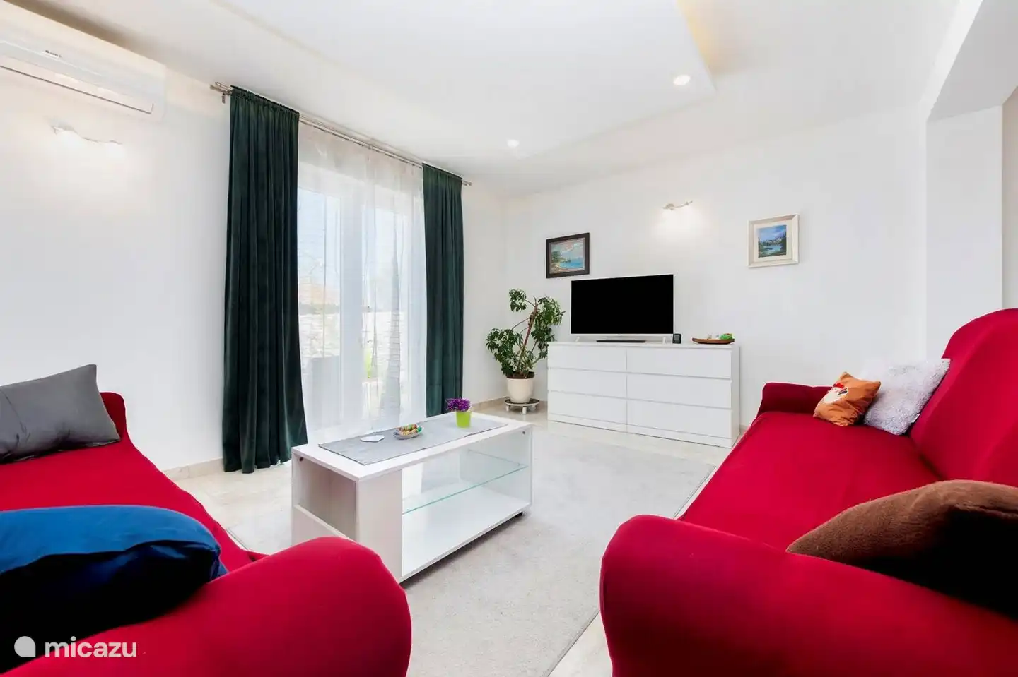 zithoek met TV